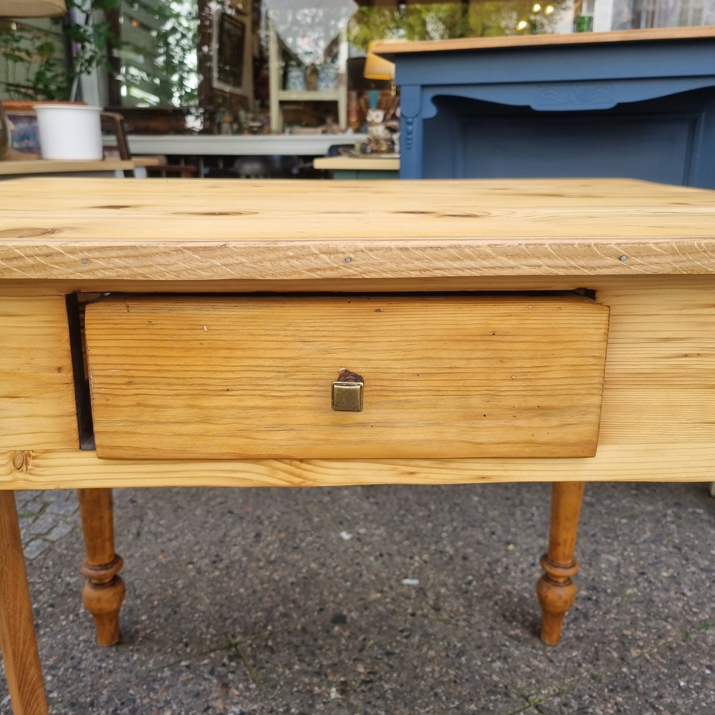 Gründerzeit Tisch aufgearbeitet 80x93cm