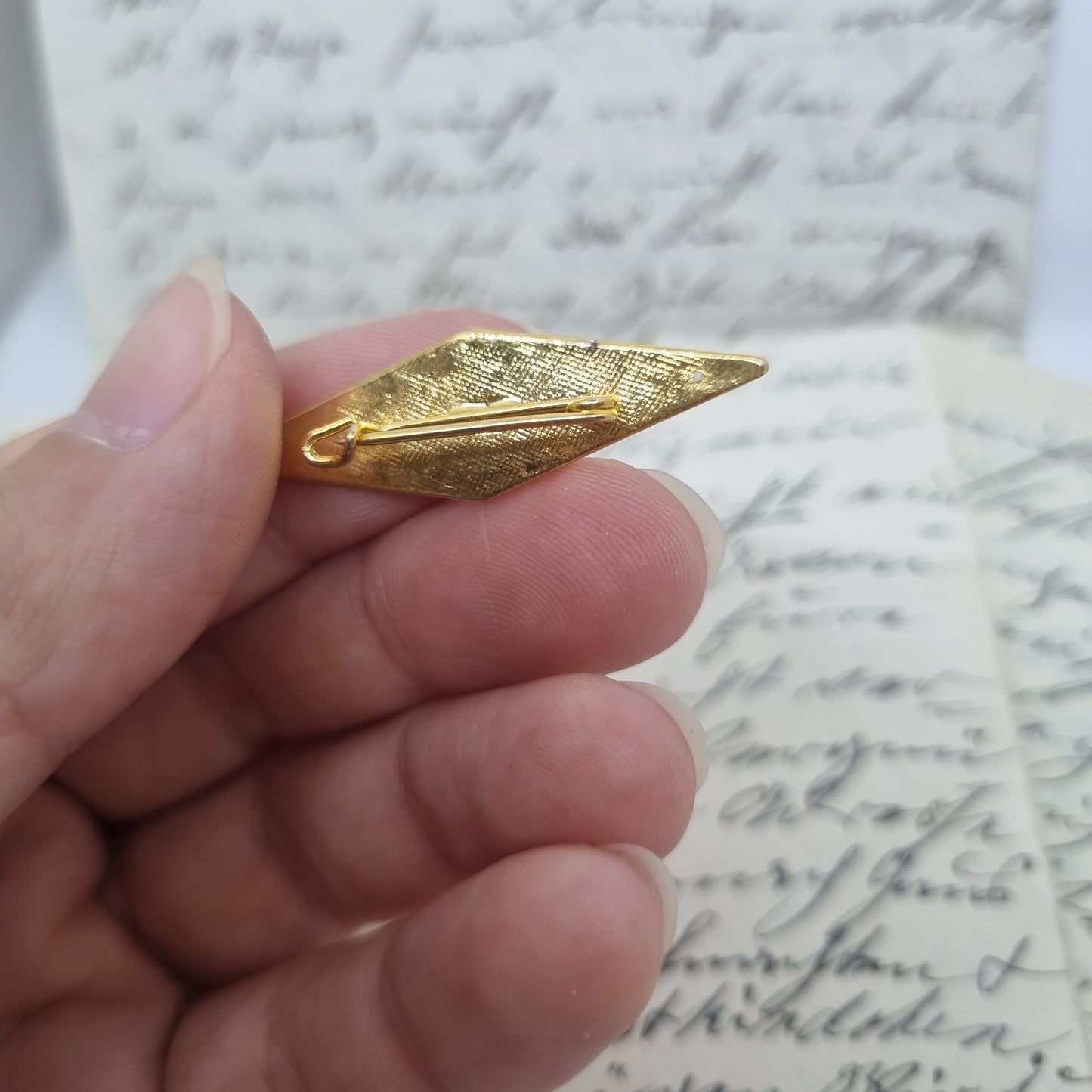 Einzigartige Spitze Vintage Brosche Anstecker Antik 50er Jahre Art Deco Gold Creme Gold Strass