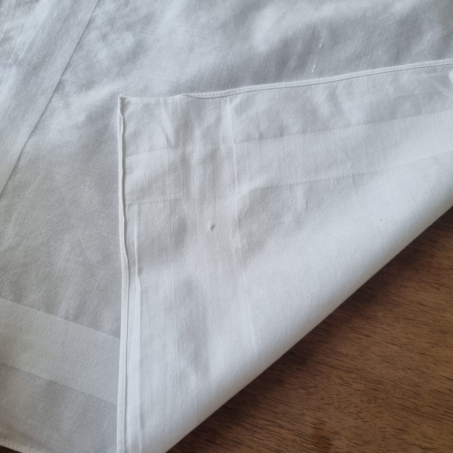 Altes, einfaches Taschentuch oder Serviette weiß 38x38cm 🤍