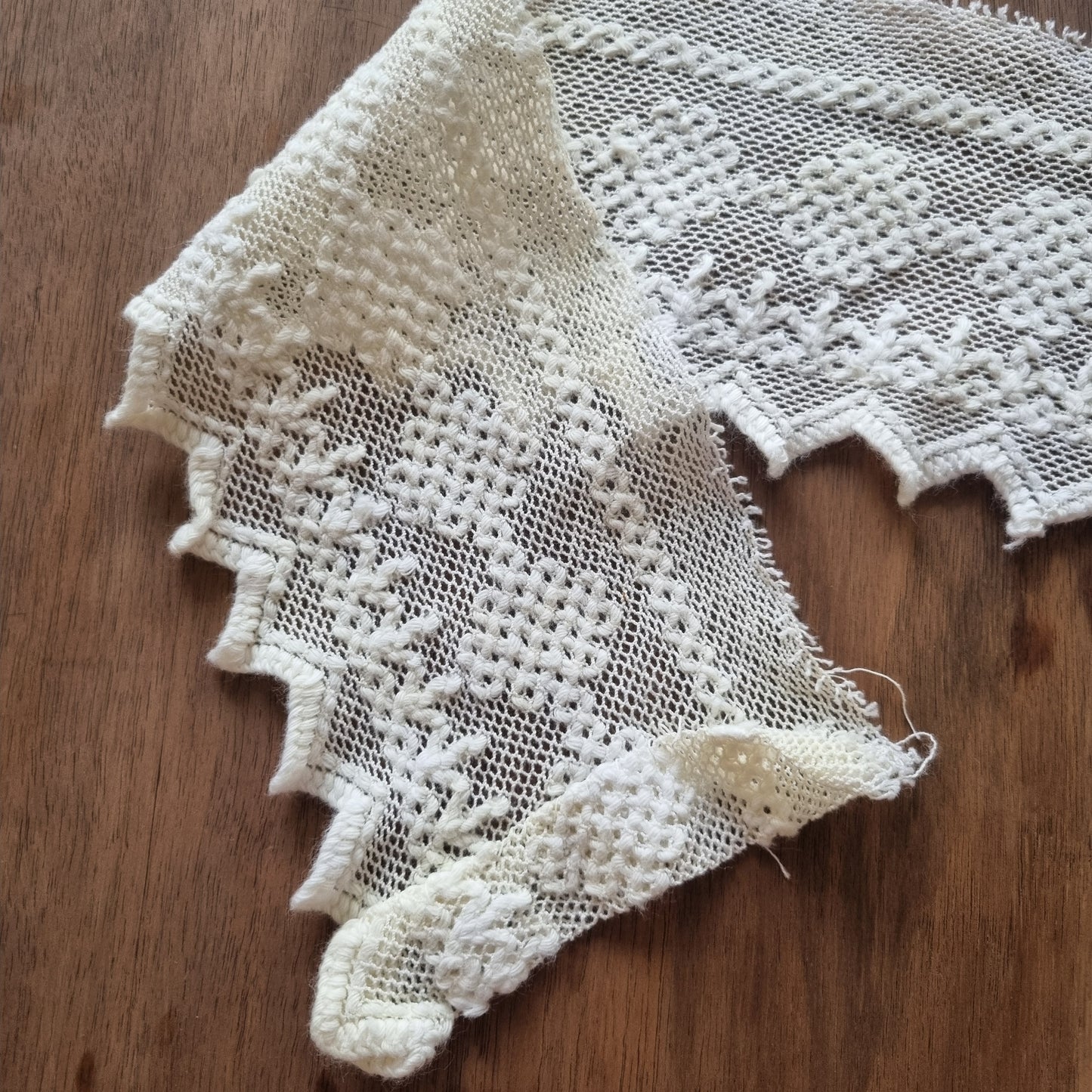 Antike handgemachte Spitze Bordüre geklöppelt gehäkelt 230x10cm 🤍