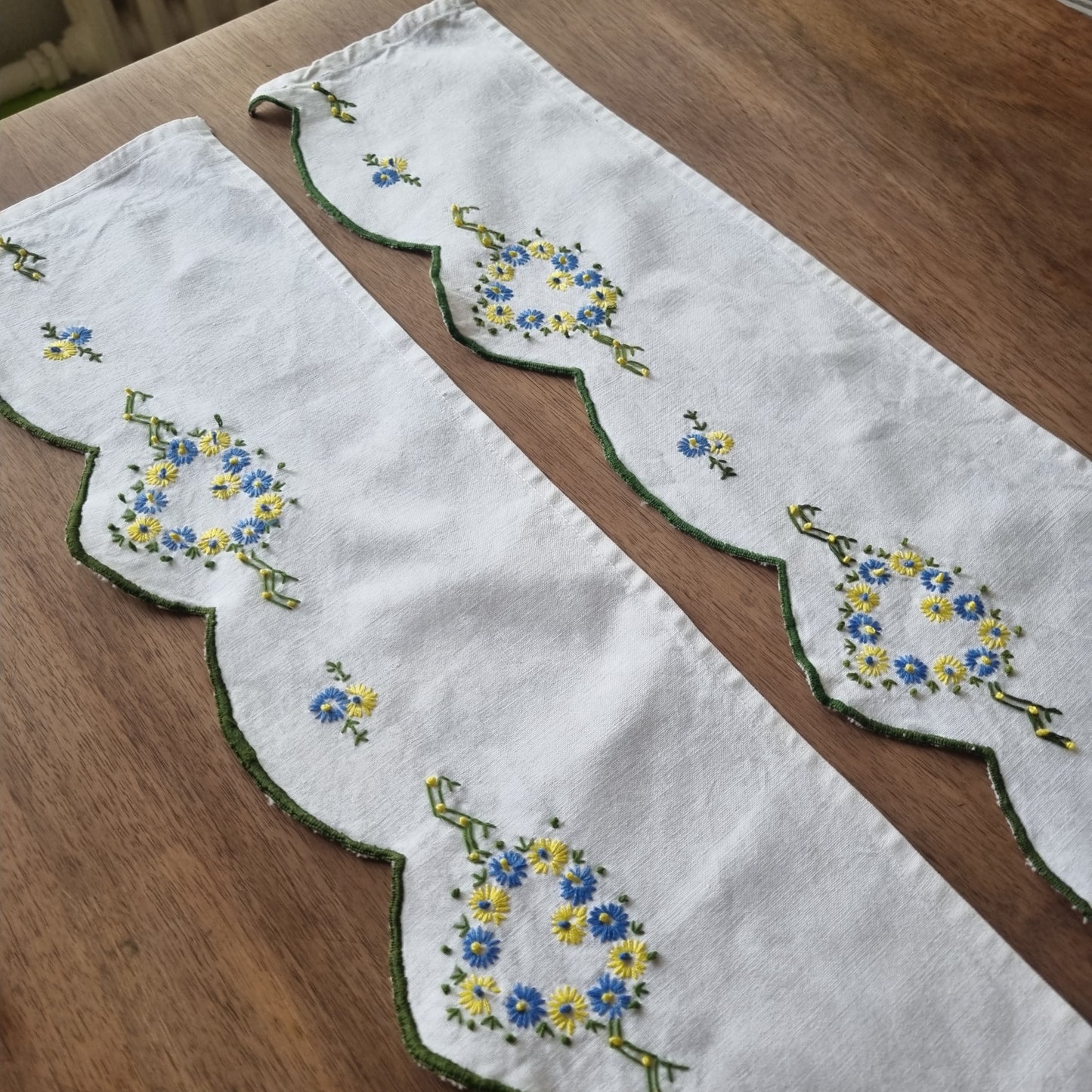 Antike handbestickte Spitze Küchenregal Baumwolle Blumen Herz Landhaus Vintage 105x14cm