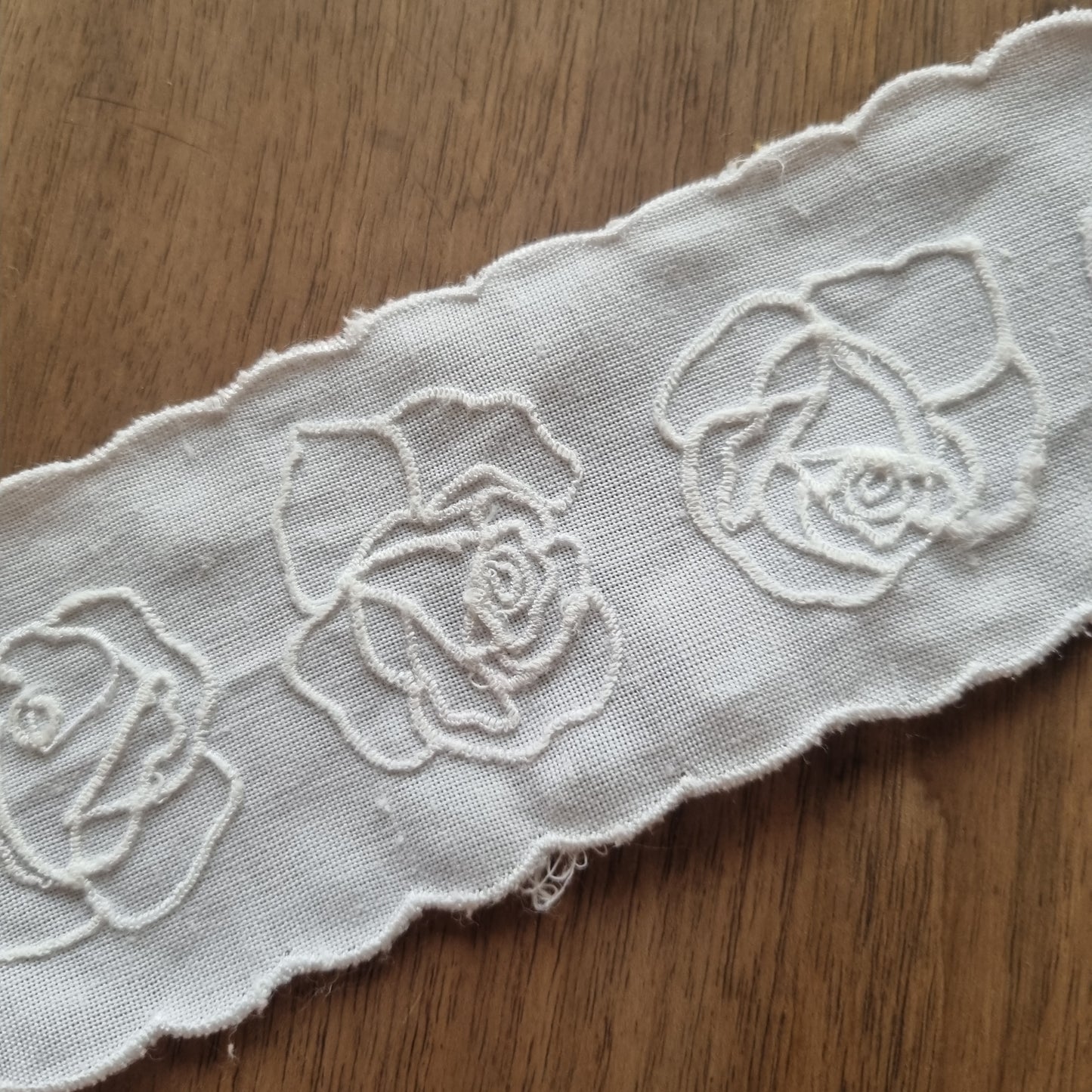 1x Antike handgemachte Spitze Borte Gardinenhalter, Raffhalter Band mit Rosenstickerei 145x 6cm 🤍