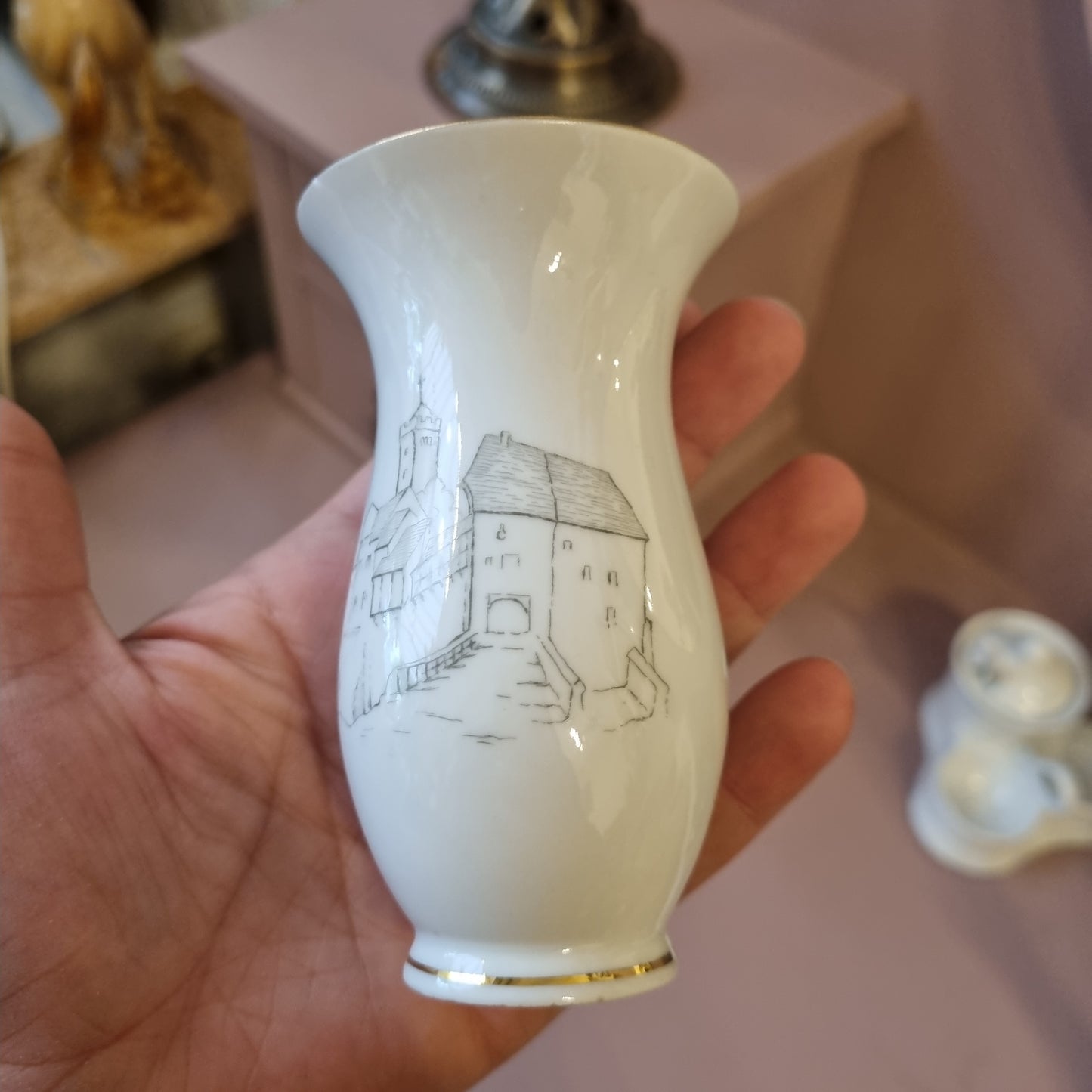 Alte, kleine Metzler & Ortloff Porzellan Vase weiß Innenstadt Motiv