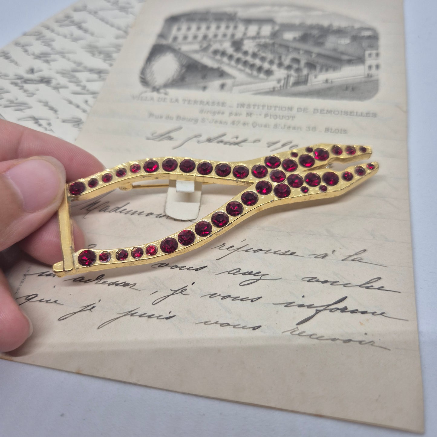 50er Jahre große Antik Brosche Werkzeug Modeschmuck Gold rot Strasssteine Zange Handwerker