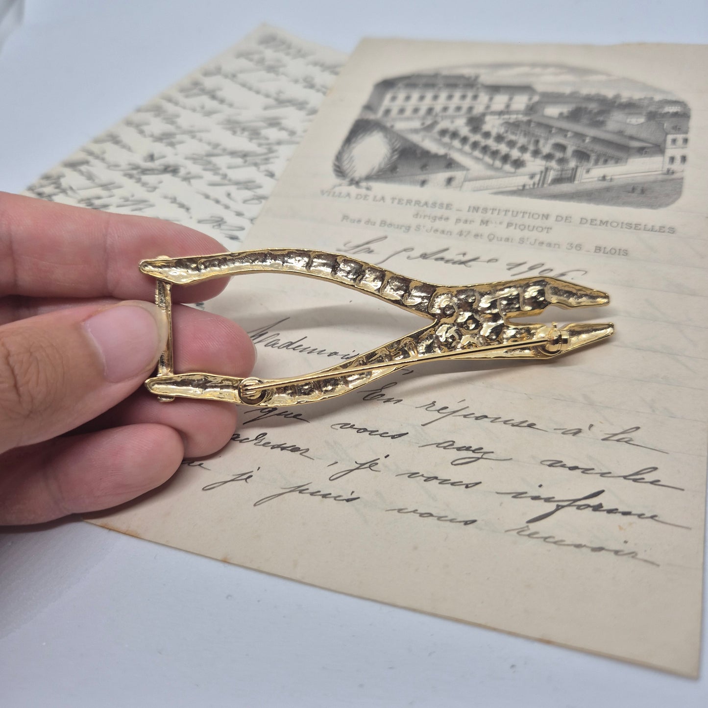 50er Jahre große Antik Brosche Werkzeug Modeschmuck Gold lila Strasssteine Zange Handwerker