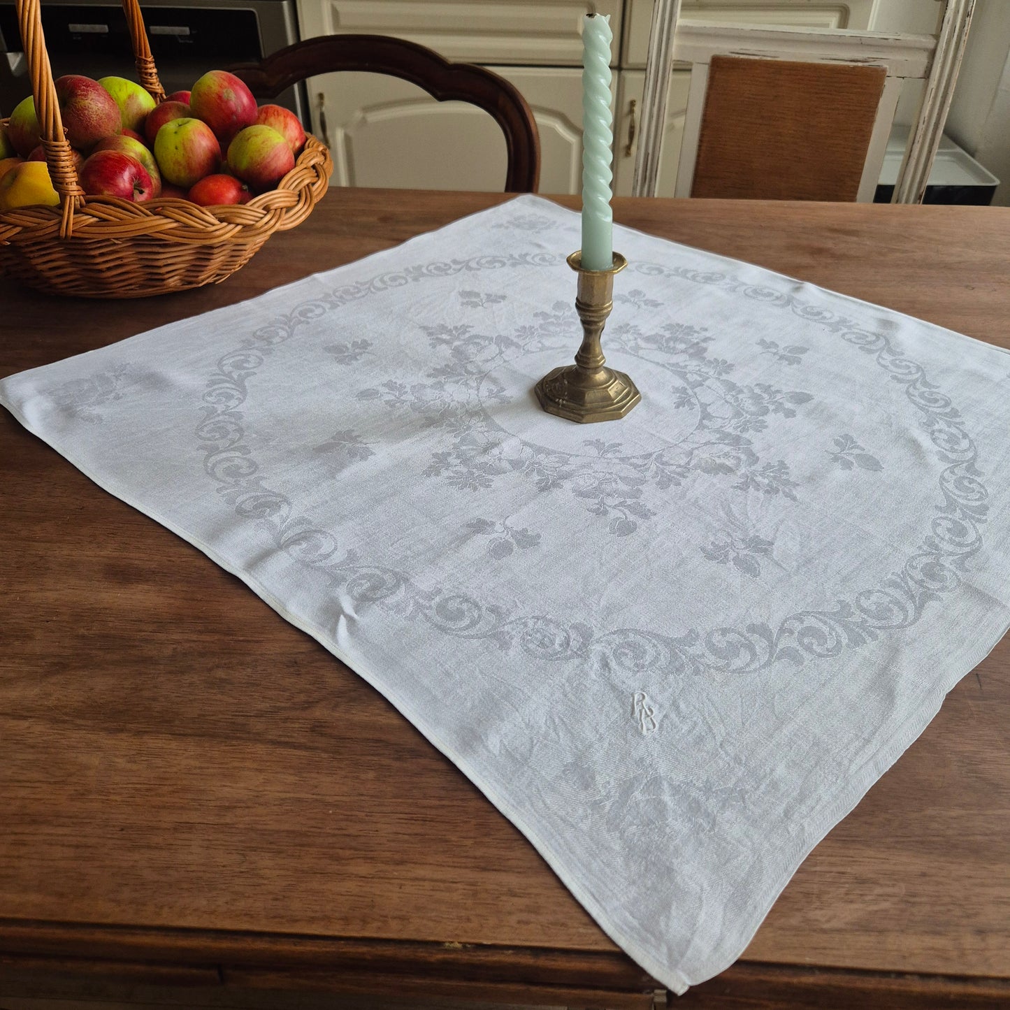 Antike Mitteldecke Tischdecke quadratisch weiß Damast Baumwolle 60x60cm Monogramm R.B.