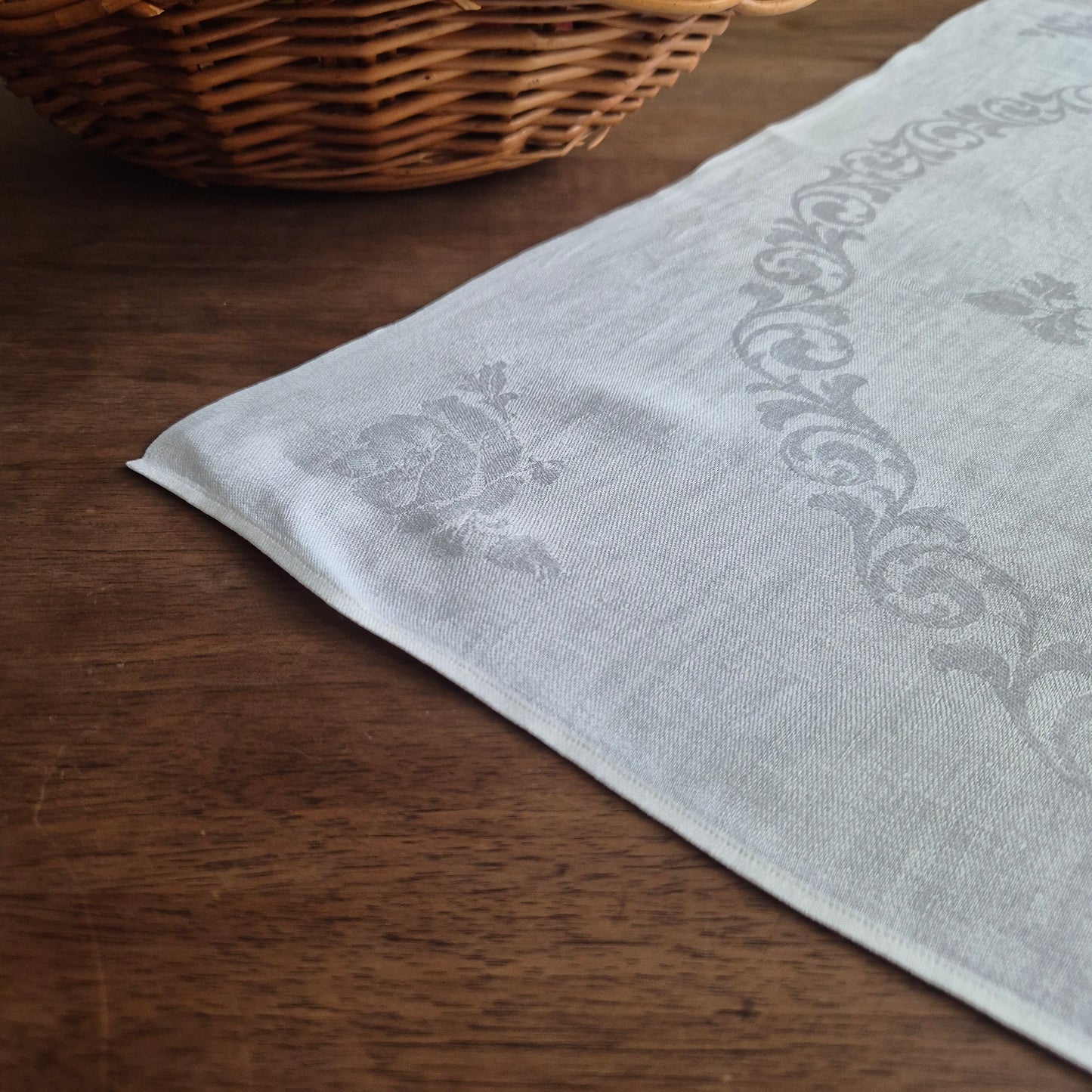 Antike Mitteldecke Tischdecke quadratisch weiß Damast Baumwolle 60x60cm Monogramm R.B.
