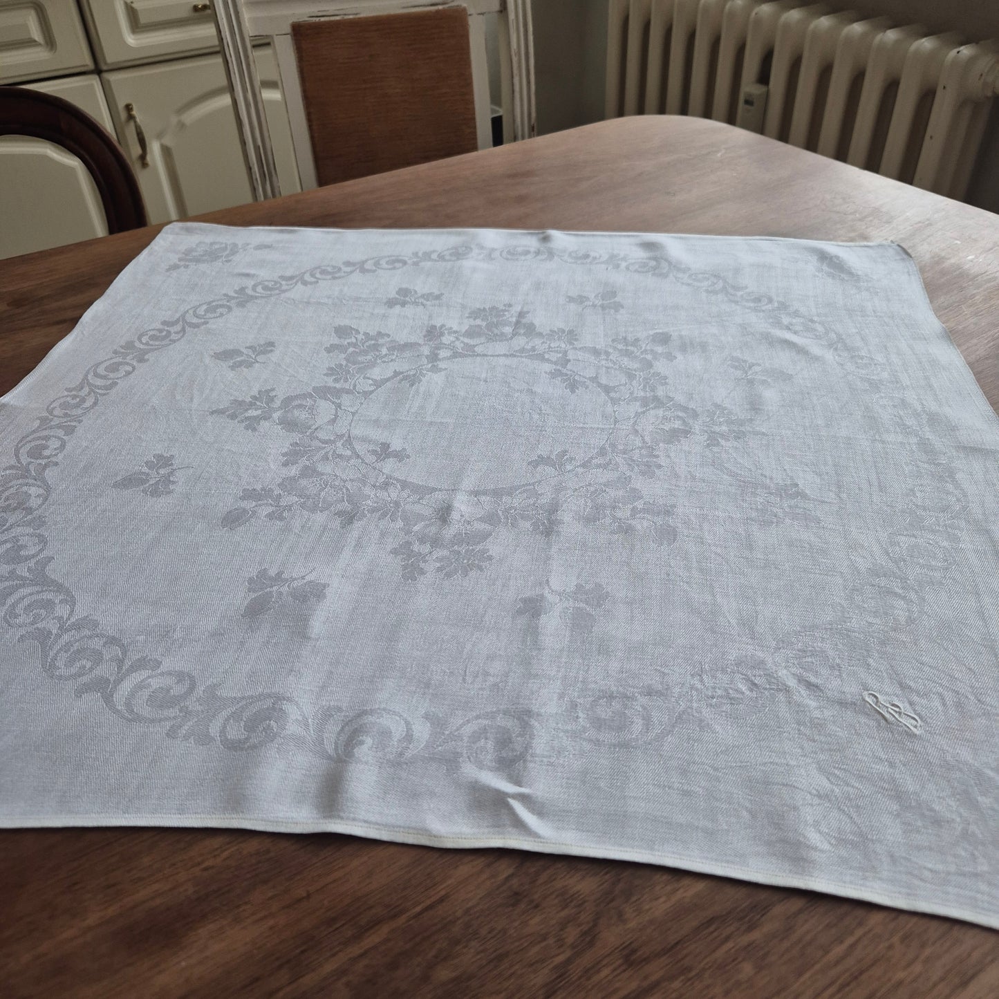 Antike Mitteldecke Tischdecke quadratisch weiß Damast Baumwolle 60x60cm Monogramm R.B.