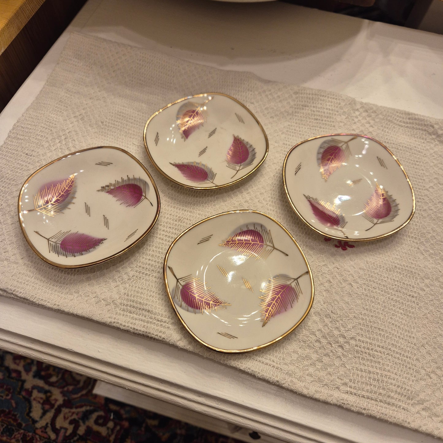 4x kleine Vintage Teller Porzellan zum Servieren Snackteller Nierenfömig