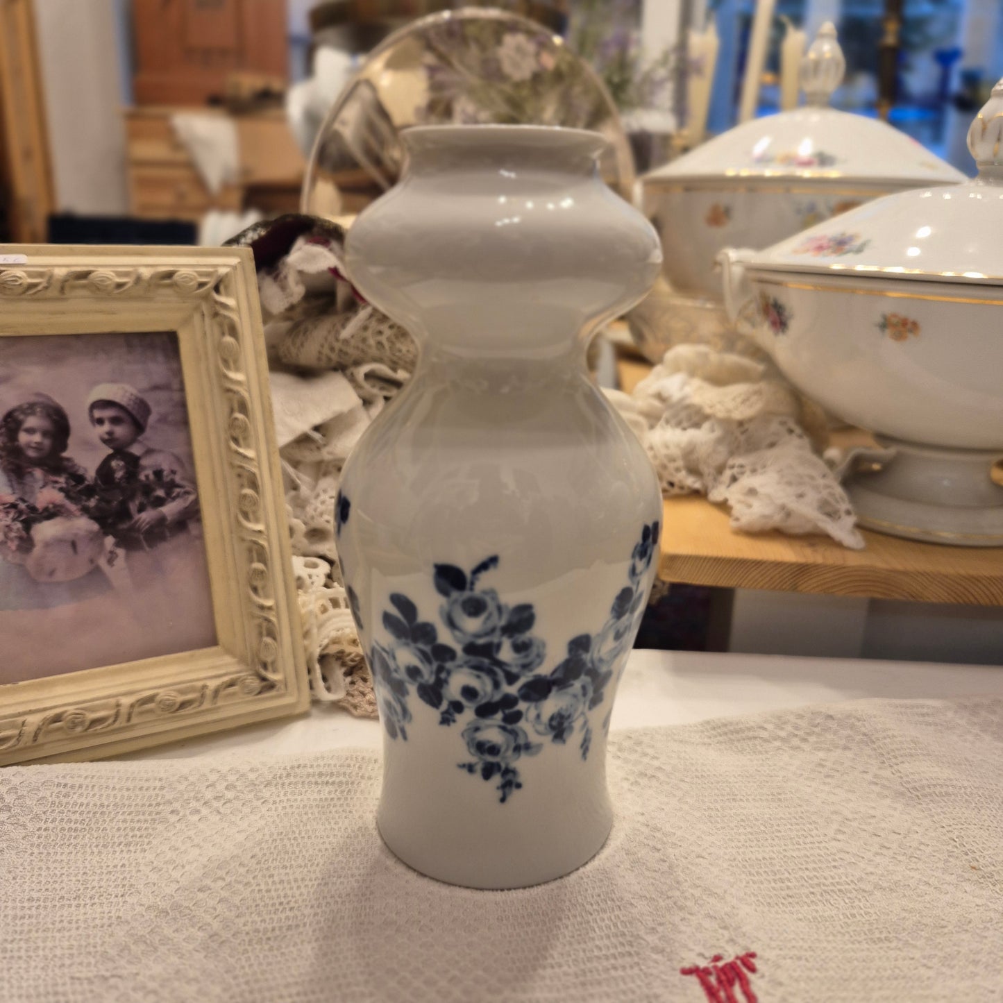 Antike Wallendorfer Porzellan Vase weiß blau Echt Cobalt rosen