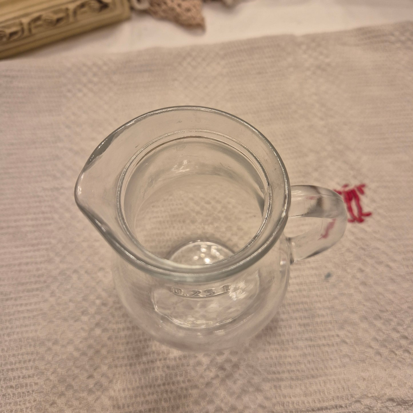 Vintage Milchkännchen Milchkanne Krug Kanne klein Glas 0,25