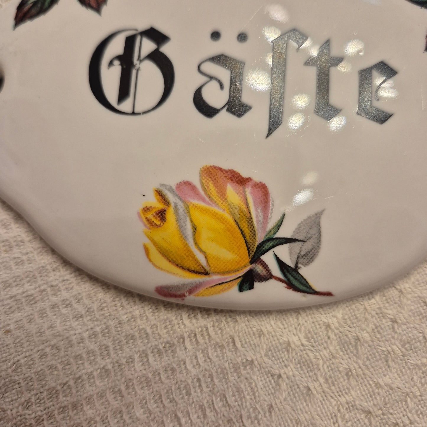Antikes Porzellan Keramik Schild Gäste Rosen Motiv