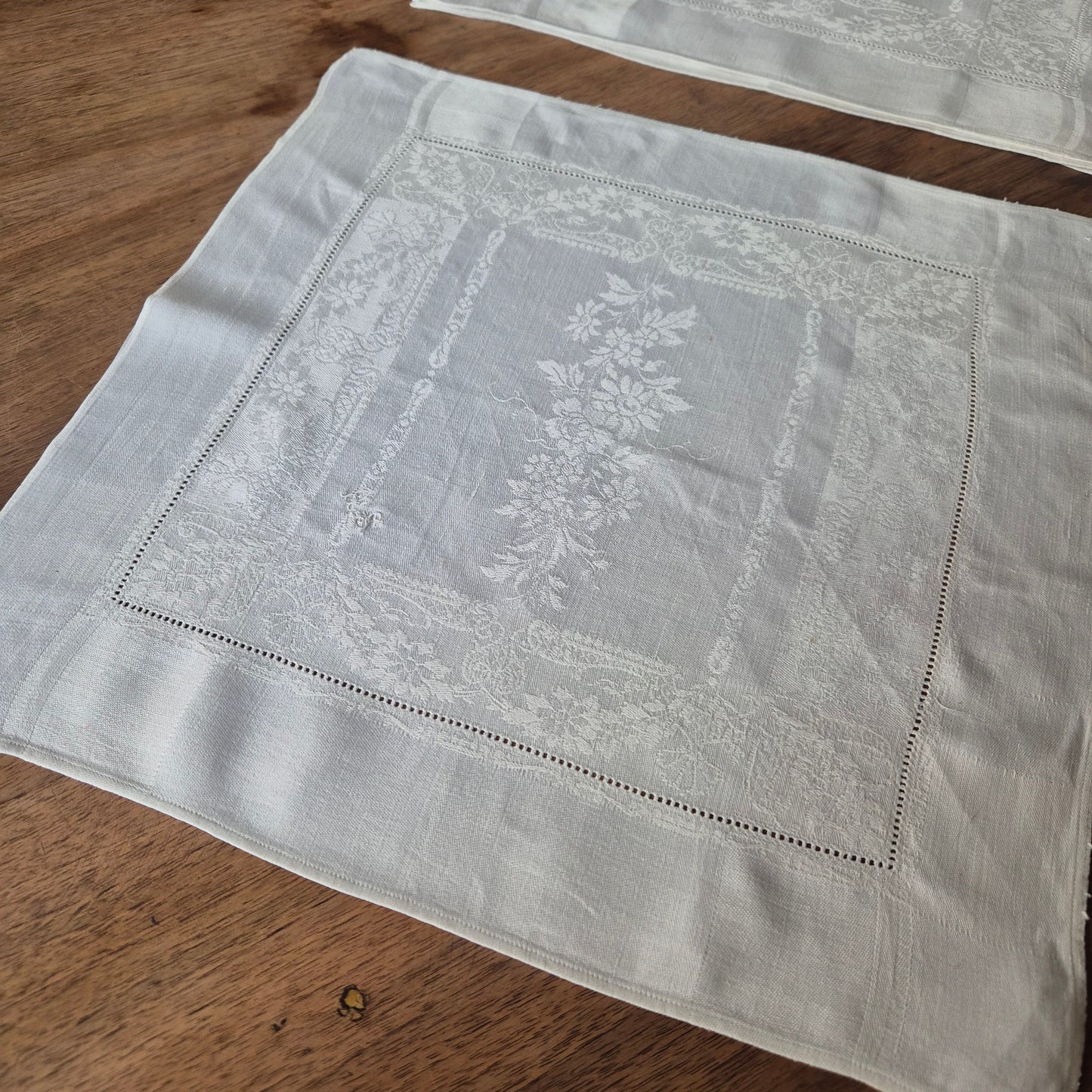 4x Antike Jugendstil Servietten mit Monogramm H.S Damast Baumwolle weiß 35x35cm