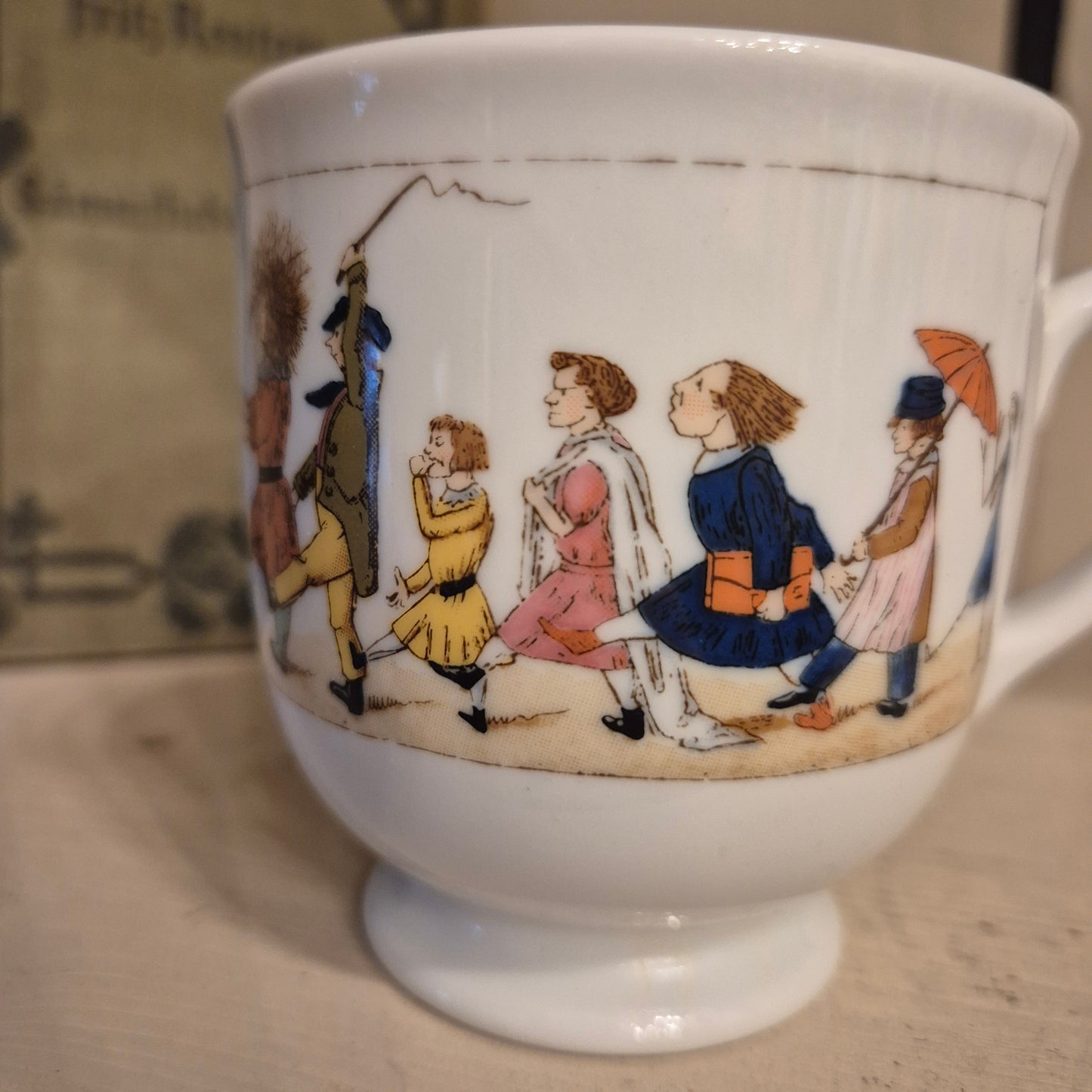 Antike Kindertasse Kakao Tasse Porzellan Lilien Austria Struwwelpeter Suppenkasper