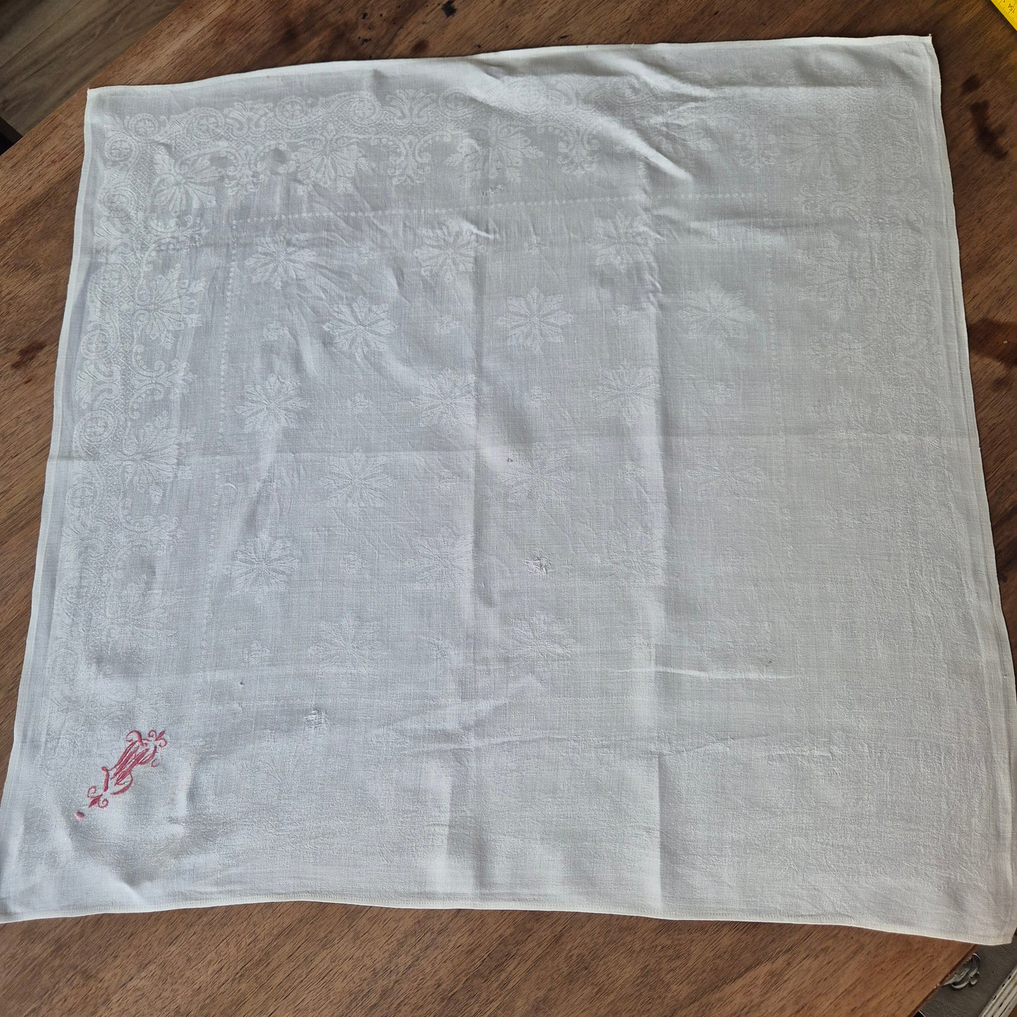 Antike Jugendstil Serviette/Mitteldecke rot bestickt weiß 59x59cm Monogramm B.N. Damast