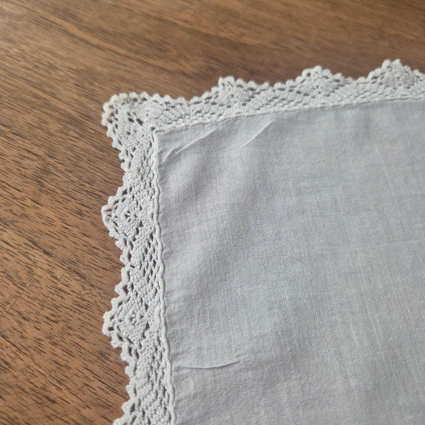 Vintage Stofftaschentuch weiß Baumwolle gehäkelt/geklöppelt 30x30cm