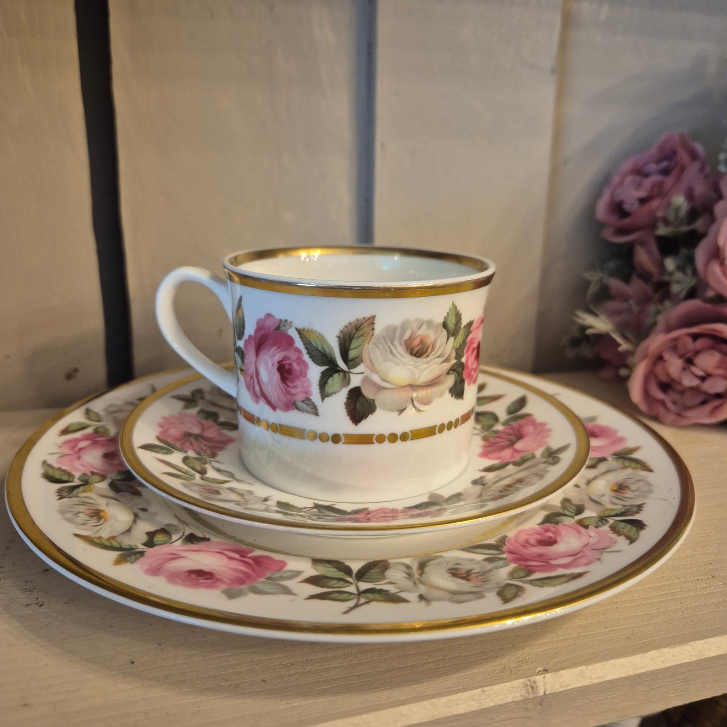 Royal Worcester Fine Bone China England 1969 Royal Garden Kaffee / Tee Sammeltasse mit Kuchenteller Blumenmuster