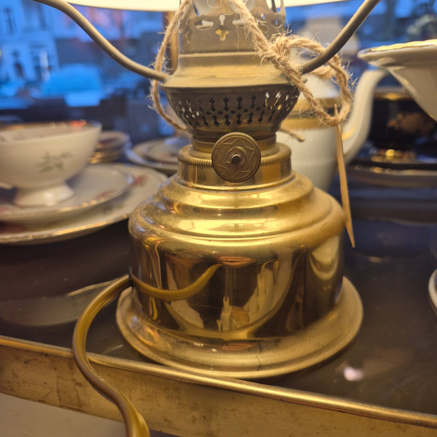 Antike Messing Petroleumlampe (ohne Schalter & mit kurzem Kabel)