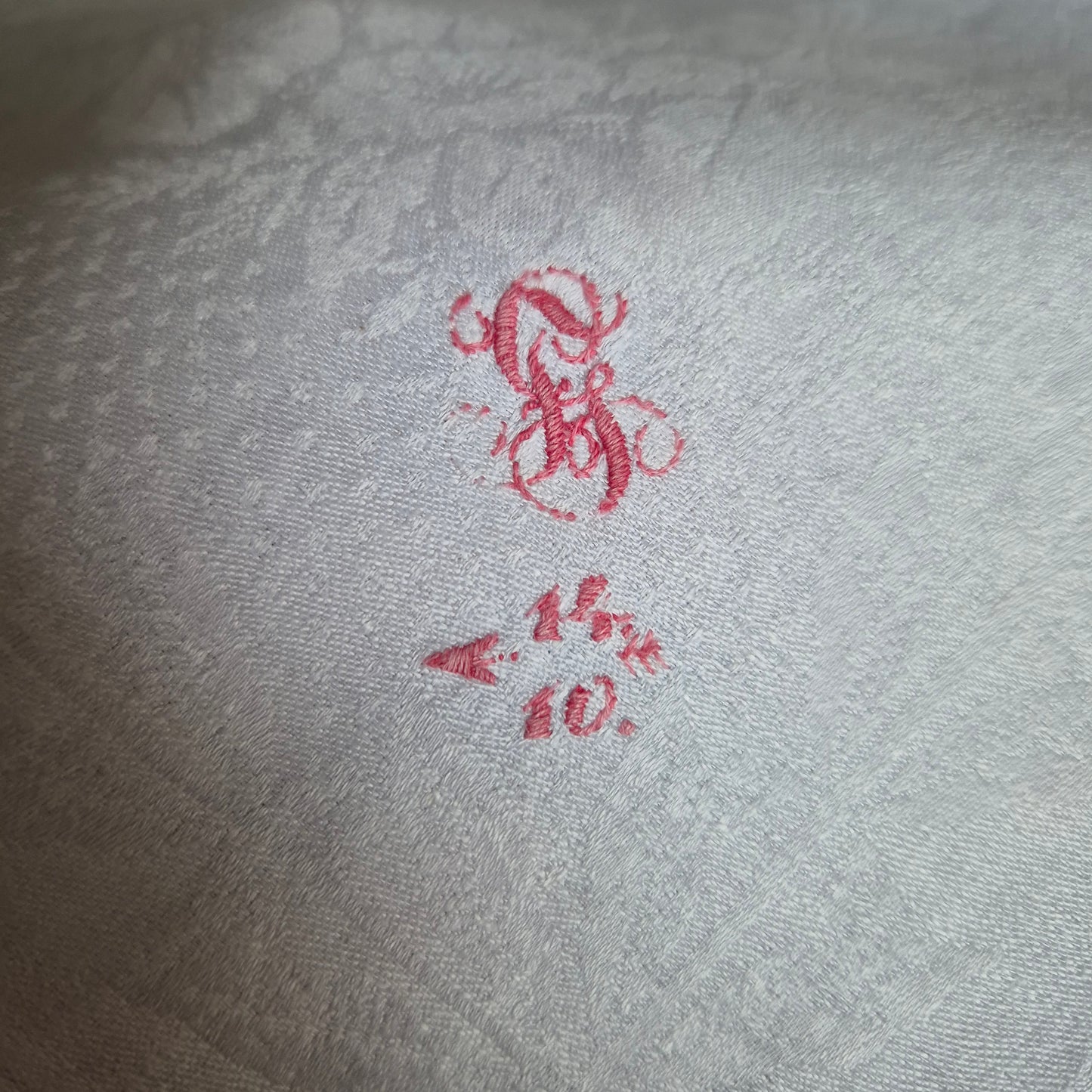 Antike Handgemachte Baumwolle Serviette 75x75cm Mitteldecke Monogramm S.F beschädigt