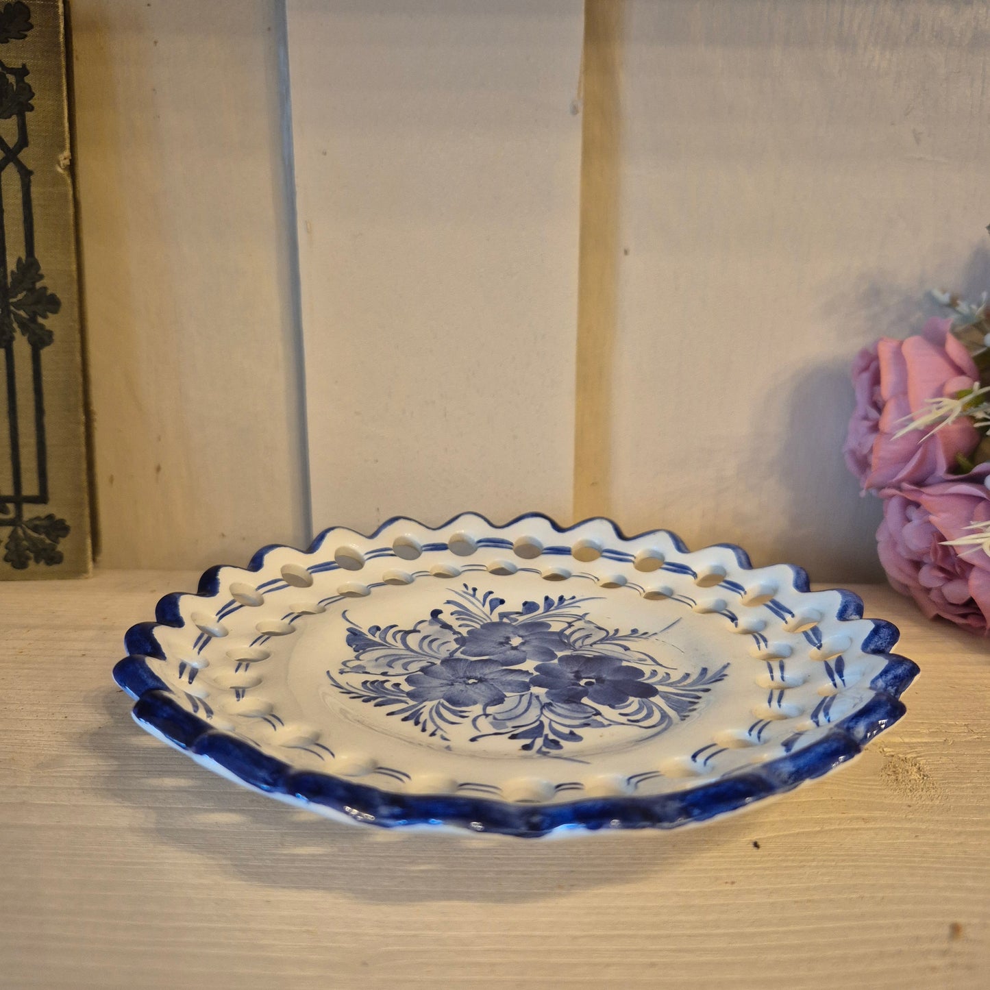 Vintage Handgemachter Zierteller Wandteller aus Portugal Blau weiß mit Blumen