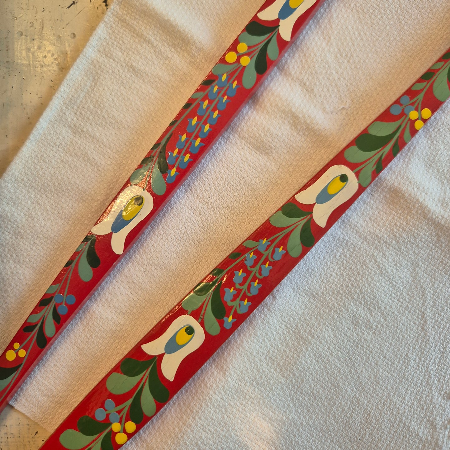 Vintage Deko Holzbesteck Löffel & Gabel für die Wand Küche handbemalt rot Blumenmalerei