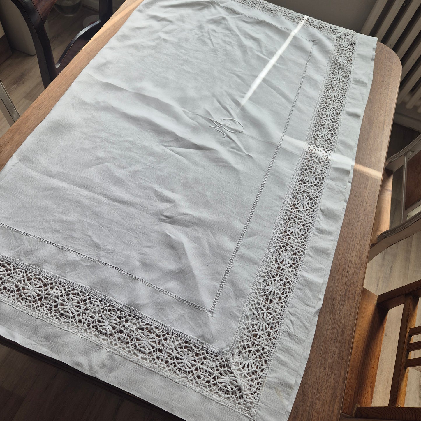 Antike Tischwäsche Leinen/Baumwolle Spitze weiß 120x140cm Tafel Königlich wunderschön! Monogramm M.O. ein Fleck 🤍