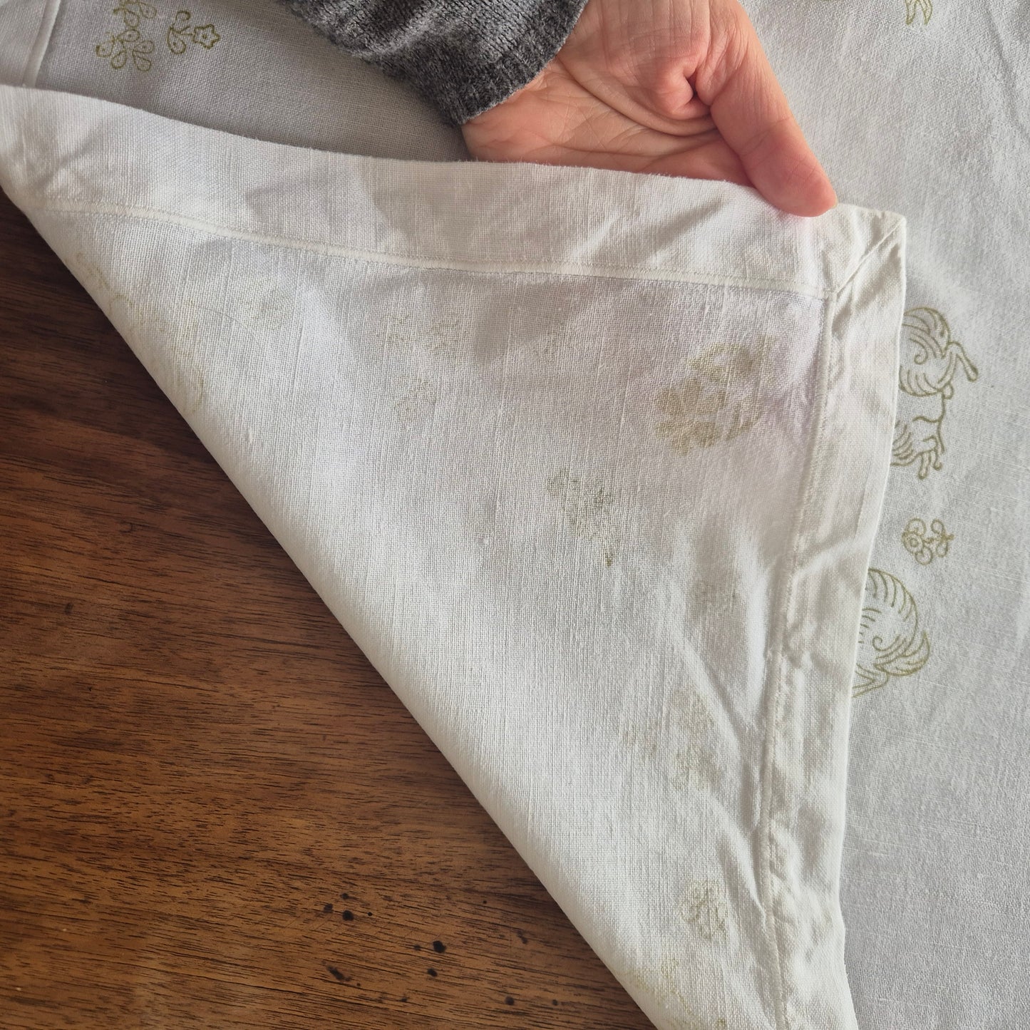 Kleine vintage Mitteldecke bedruckt oder zum besticken grün weiß 53x58cm Ostern