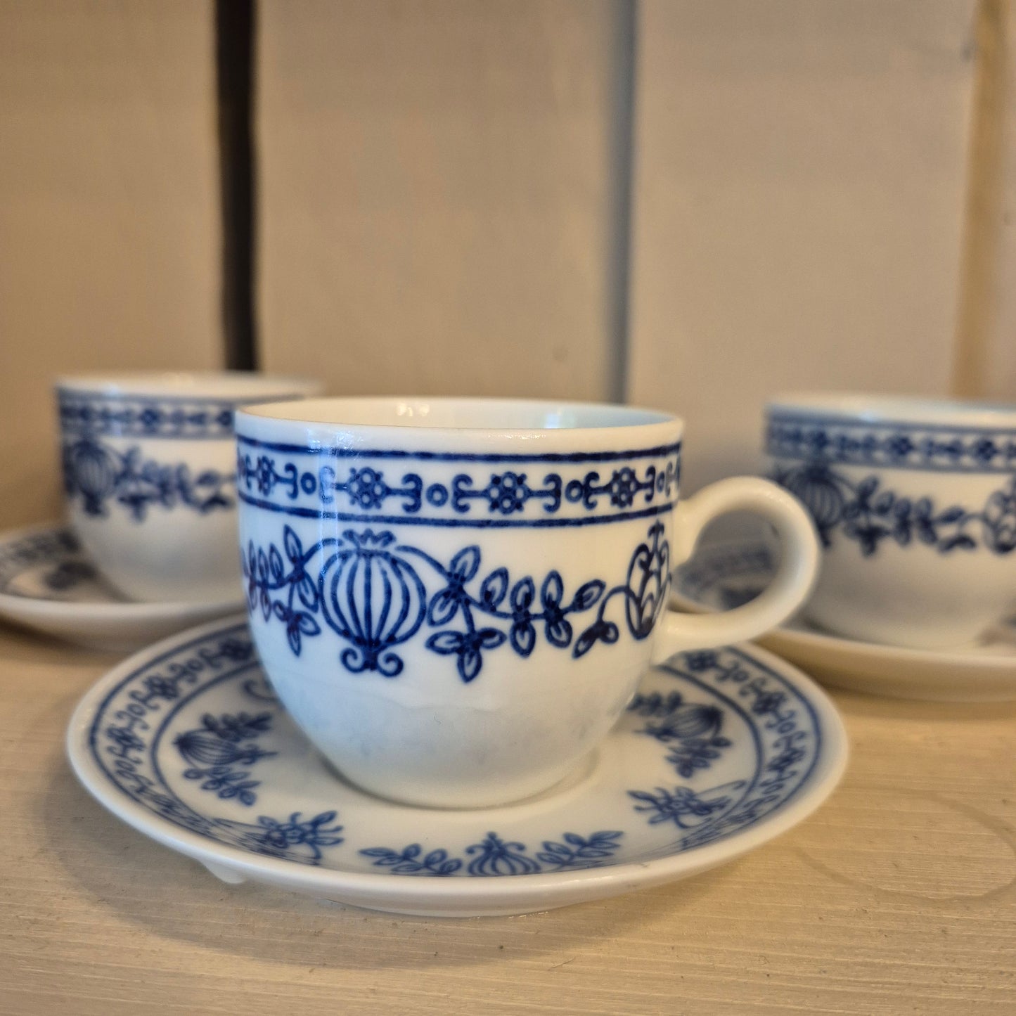6x Kahla GDR Zwiebelmuster Kobaltunterglasur Mokkatassen mit Untertassen Vintage blau weiß