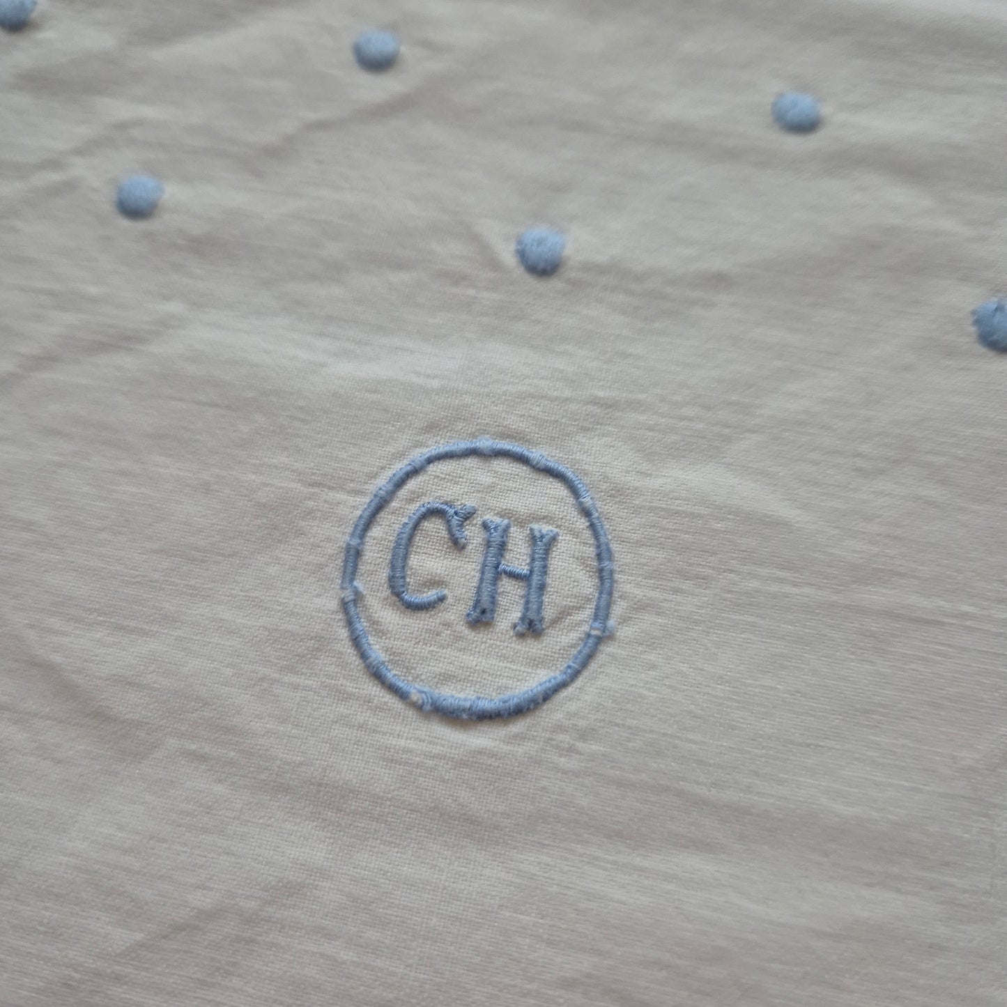 Antiker Kissenbezug für Baby Puppen Kissenhülle klein 31x42cm Baumwolle beschädigt Monogramm CH.
