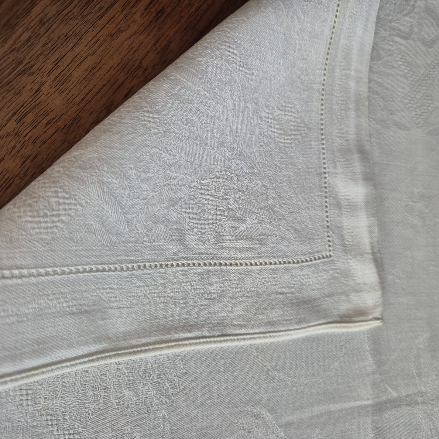 Antike Jugendstil Stoffservietten Serviette mit Initialen J.G (gelbe Flecken)