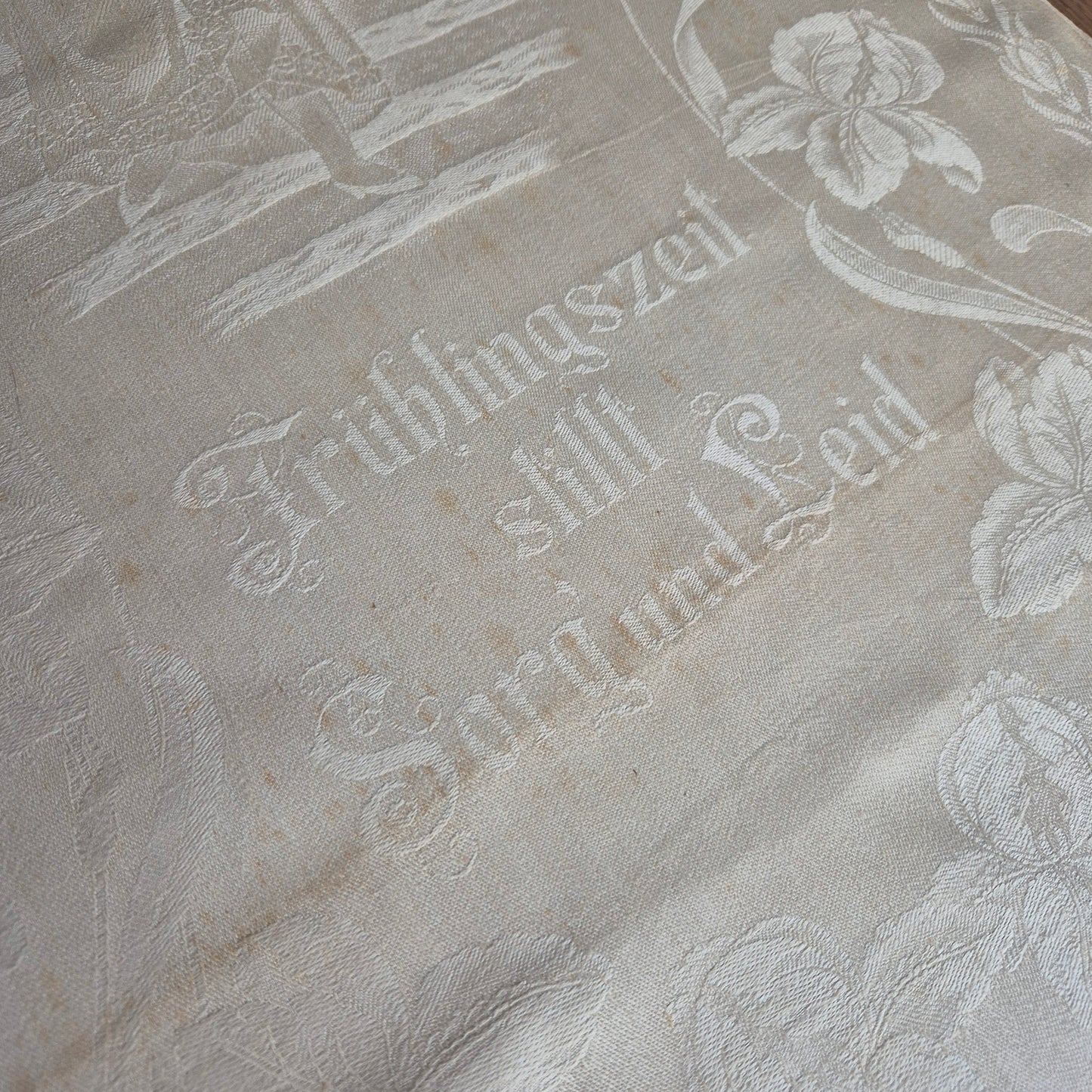 Antikes Jugendstil Küchen-&Geschirrtuch mit Spruch: "Frühlingsgefühle still Sorg und Leid" Damast beige cremeweiß🤍