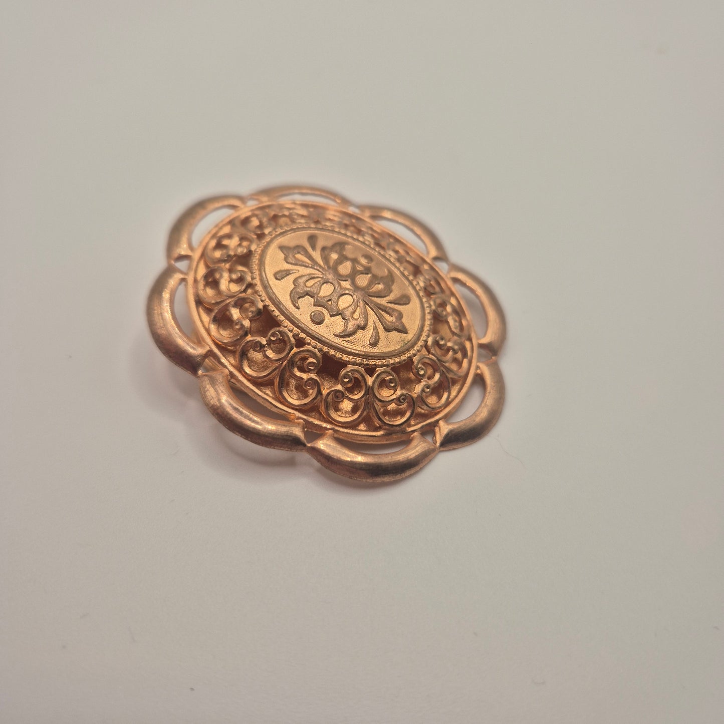 Prachtvolle Vintage Tuchbrosche im Barock-Stil – Elegantes Accessoire für Schals und Tücher