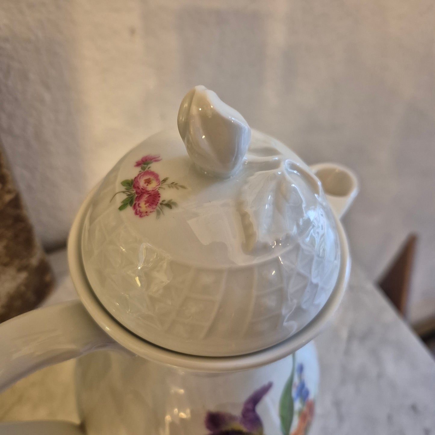 Antike Hutschenreuther Dresden Porzellan Kanne Kaffeekanne Teekanne Blumenmotiv Reliefrand