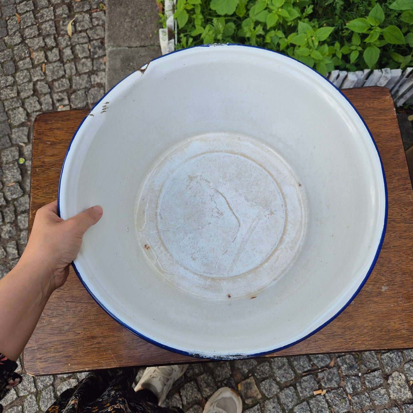 Große alte Waschschüssel Emaille weiß blau