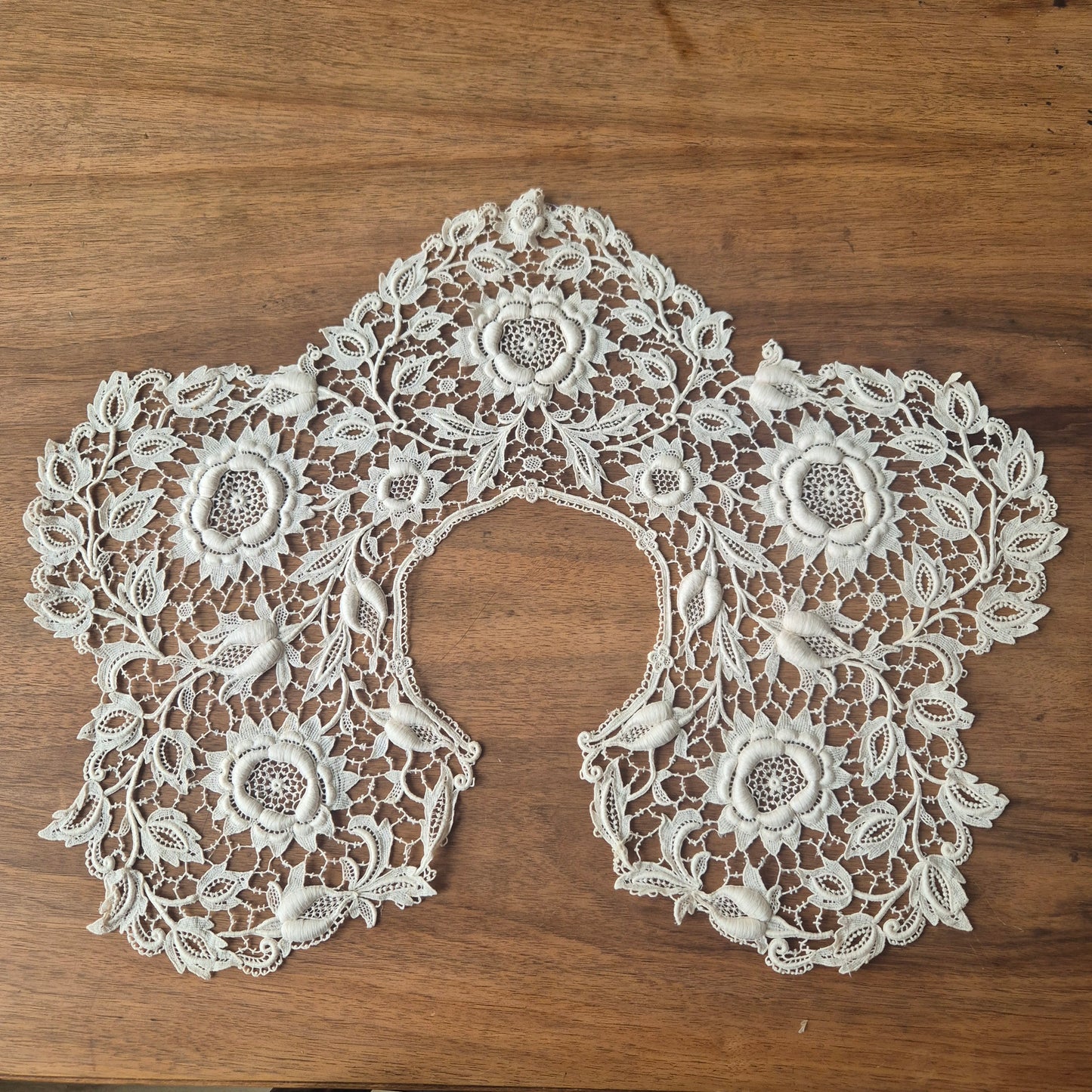 Wunderschöner handgemachter antiker Spitzenkragen Kragen weiß creme französisch geklöppelt/ gehäkelt