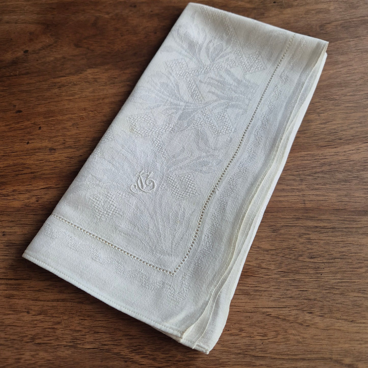 Antike Jugendstil Stoffservietten Serviette mit Initialen J.G (gelbe Flecken)