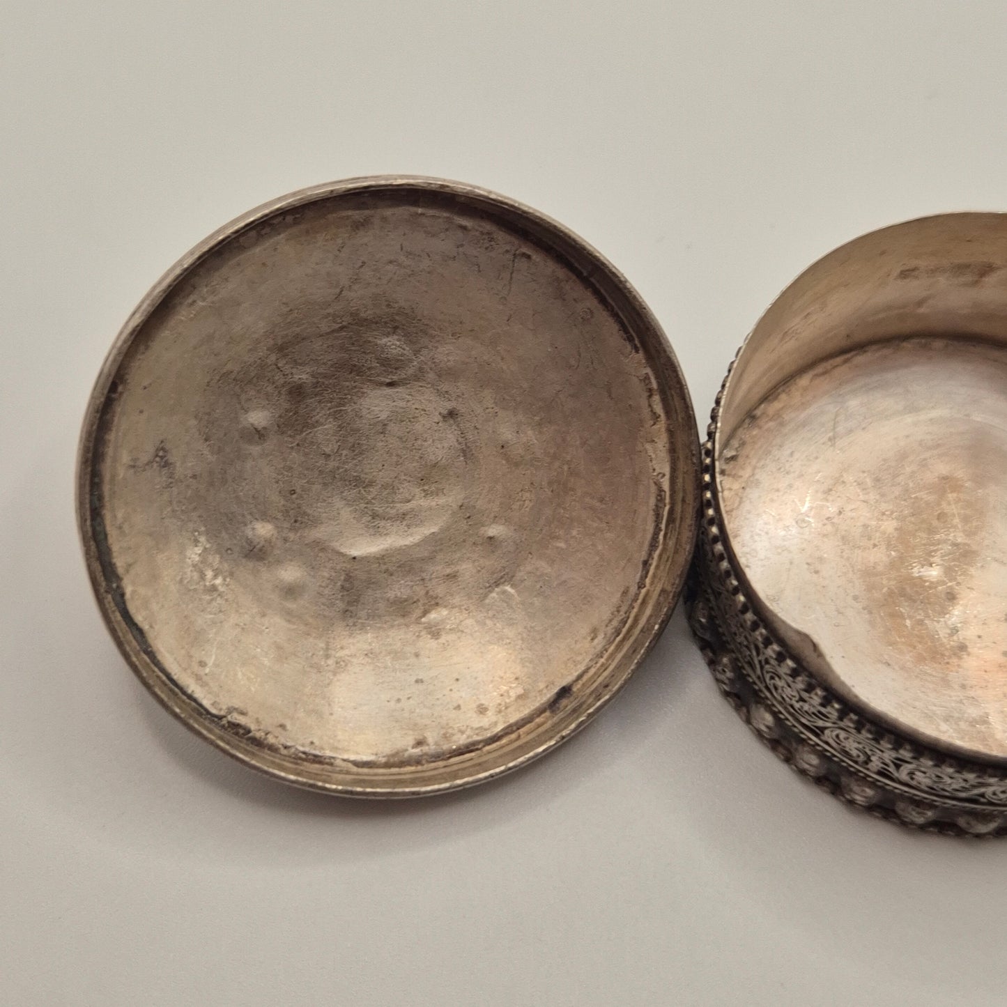 Kleine Vintage Pillendose Schmuckschatulle