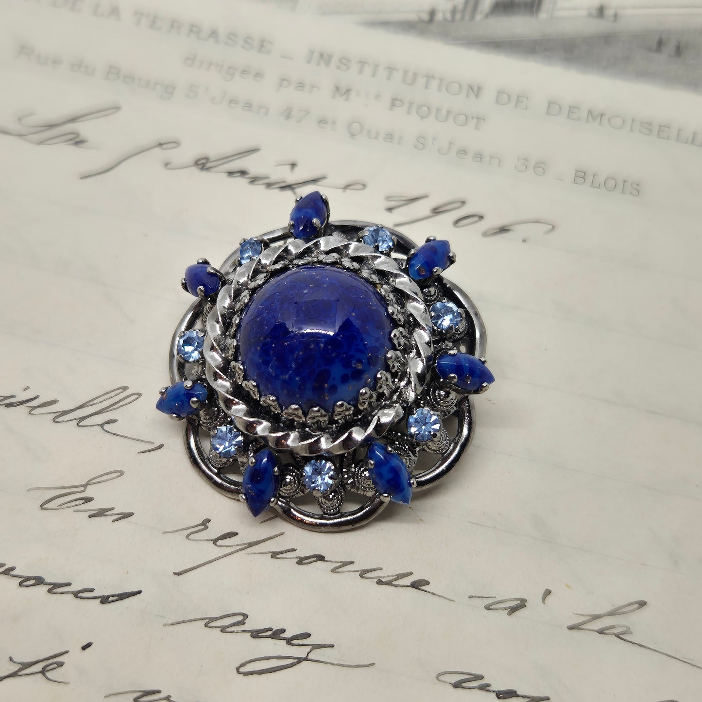 Feine 50er Jahre Brosche Blume Blüten Silber blau Kranz