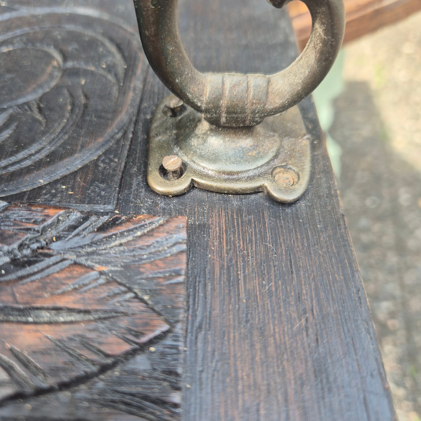 Antike, handgeschnitzte Wandgarderobe Holz mit Haken