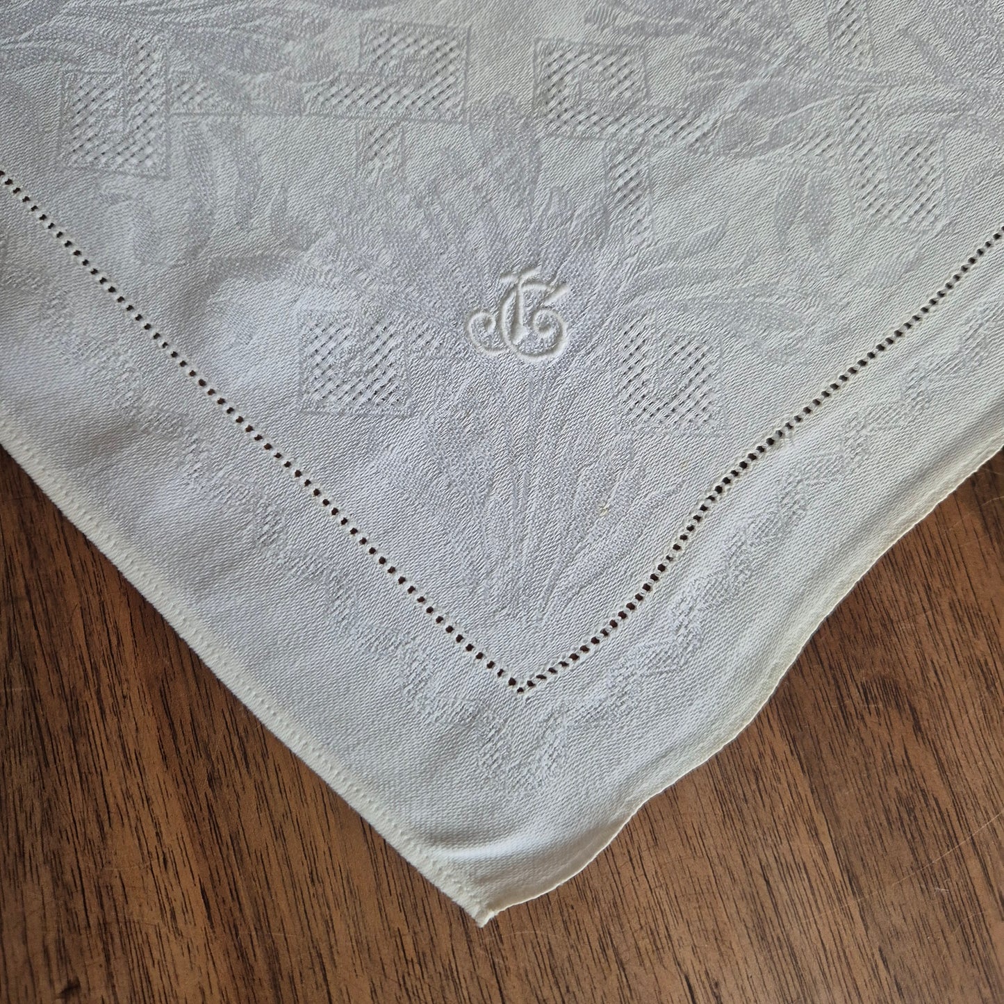 Antike Jugendstil Stoffservietten Serviette mit Initialen J.G (gelbe Flecken)