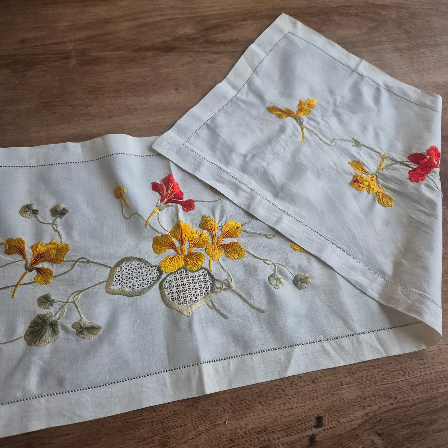 Vintage Läufer handbestickt mit Flecken! 35x150cm