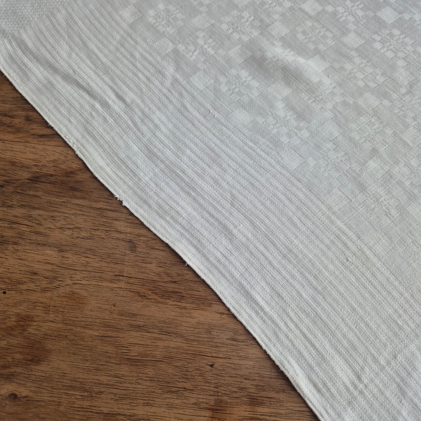 Antike Jugendstil Mitteldecke Tischdecke weiß 89x87cm Monogramm J.B. Damast Stockflecken