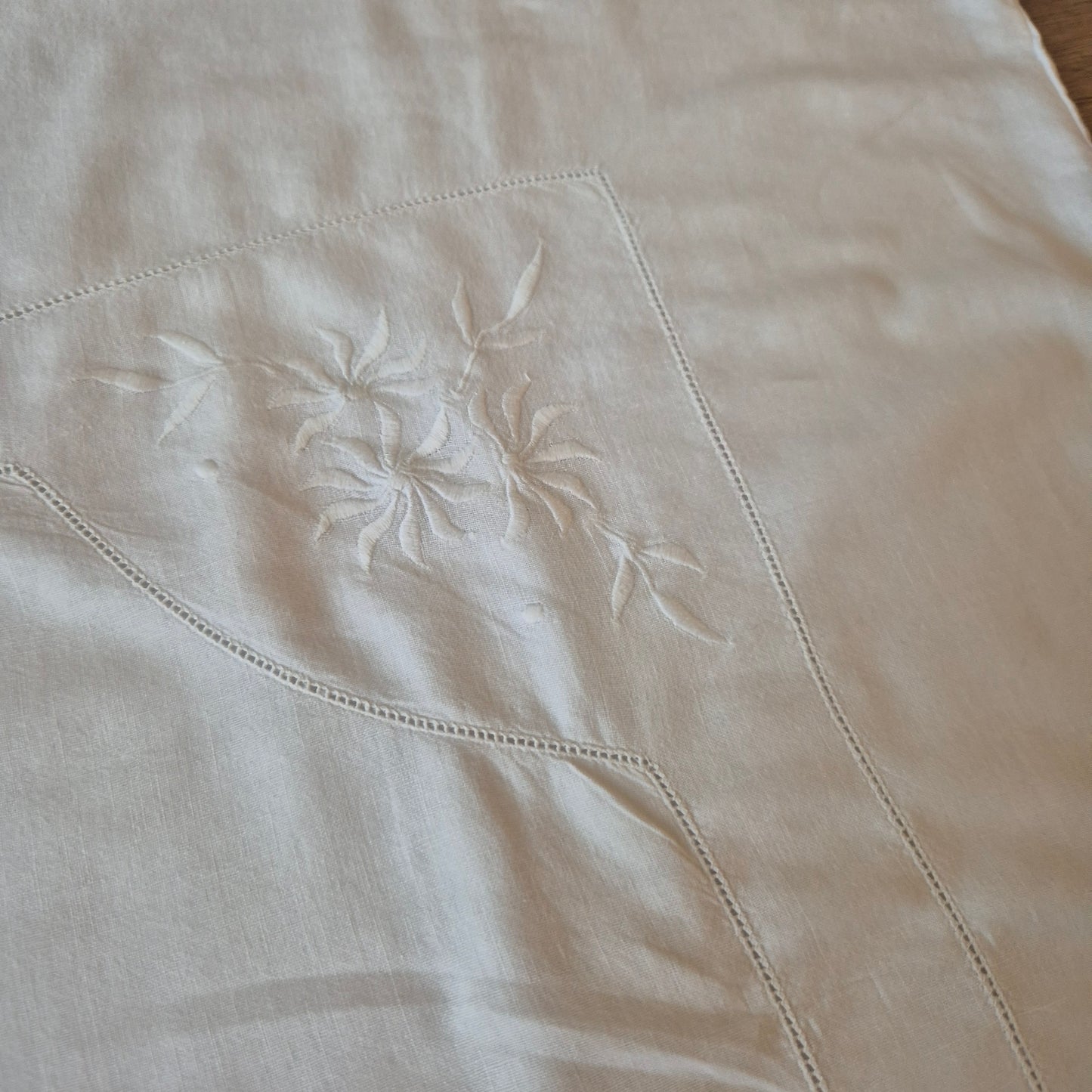 Antiker Kopfkissenbezug mit zarter Stickerei 76x78cm Baumwolle Monogramm A.S.
