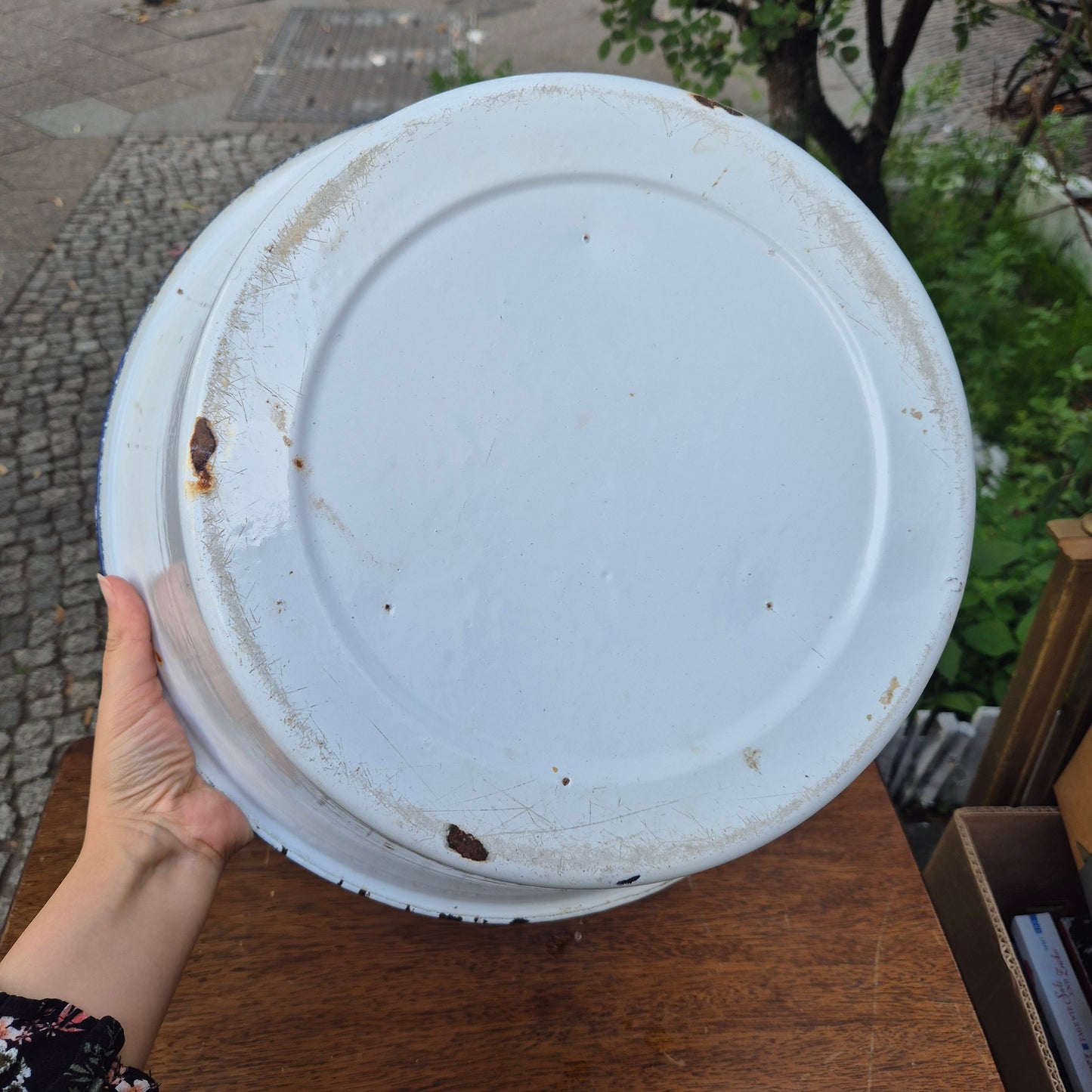 Große alte Waschschüssel Emaille weiß blau