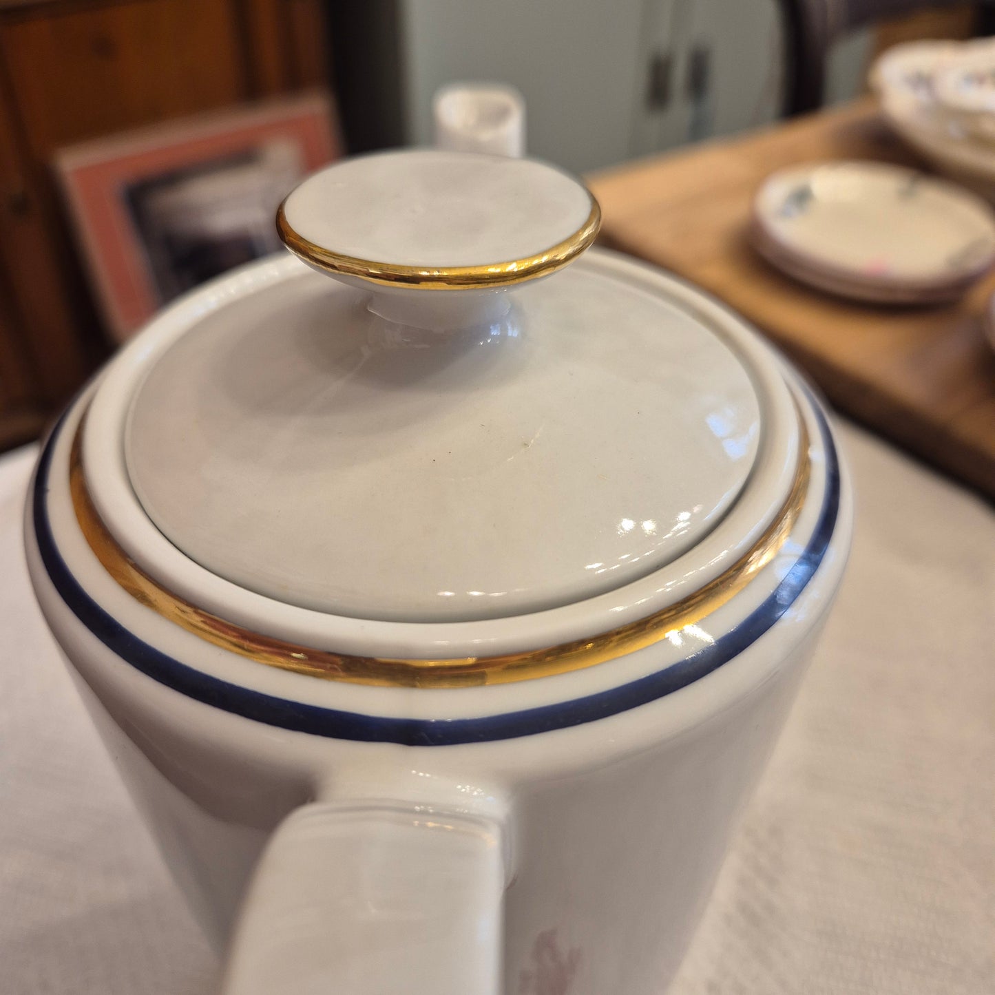 Vintage Kahla Tee Kaffeekanne Kanne weiß blau goldrand