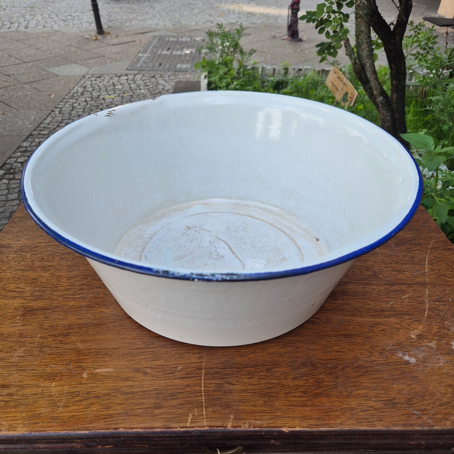 Große alte Waschschüssel Emaille weiß blau