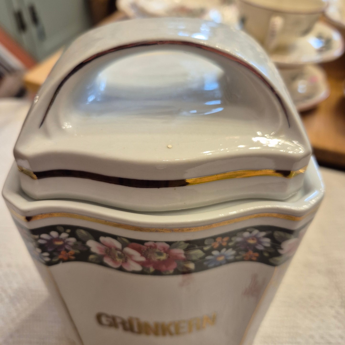 Antike Porzellan Vorratsdose Grünkern Art Deco um 1930 blumen weiß