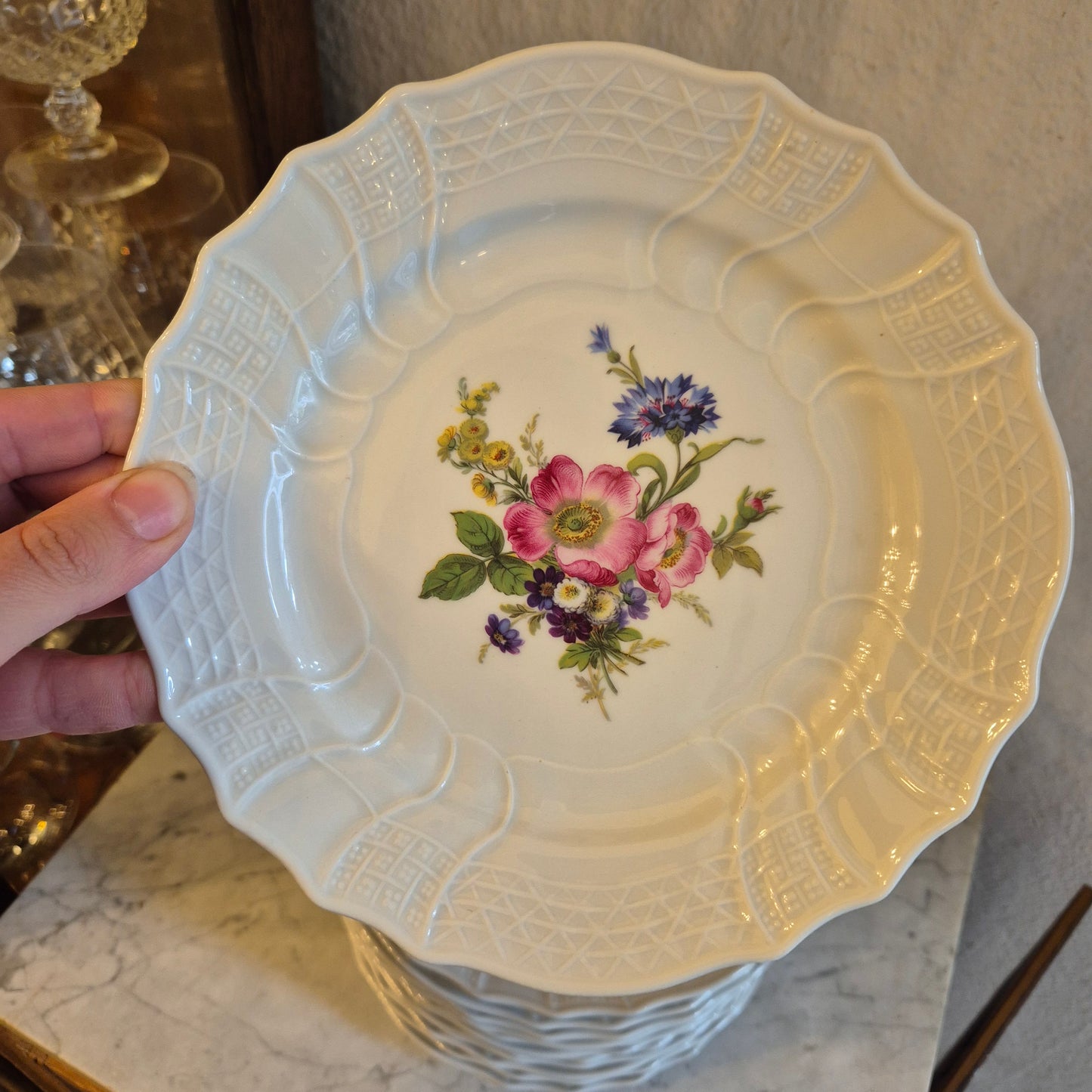 12x Antike Hutschenreuther Porzellan Kuchenteller mit Blumenmotiv Reliefrand