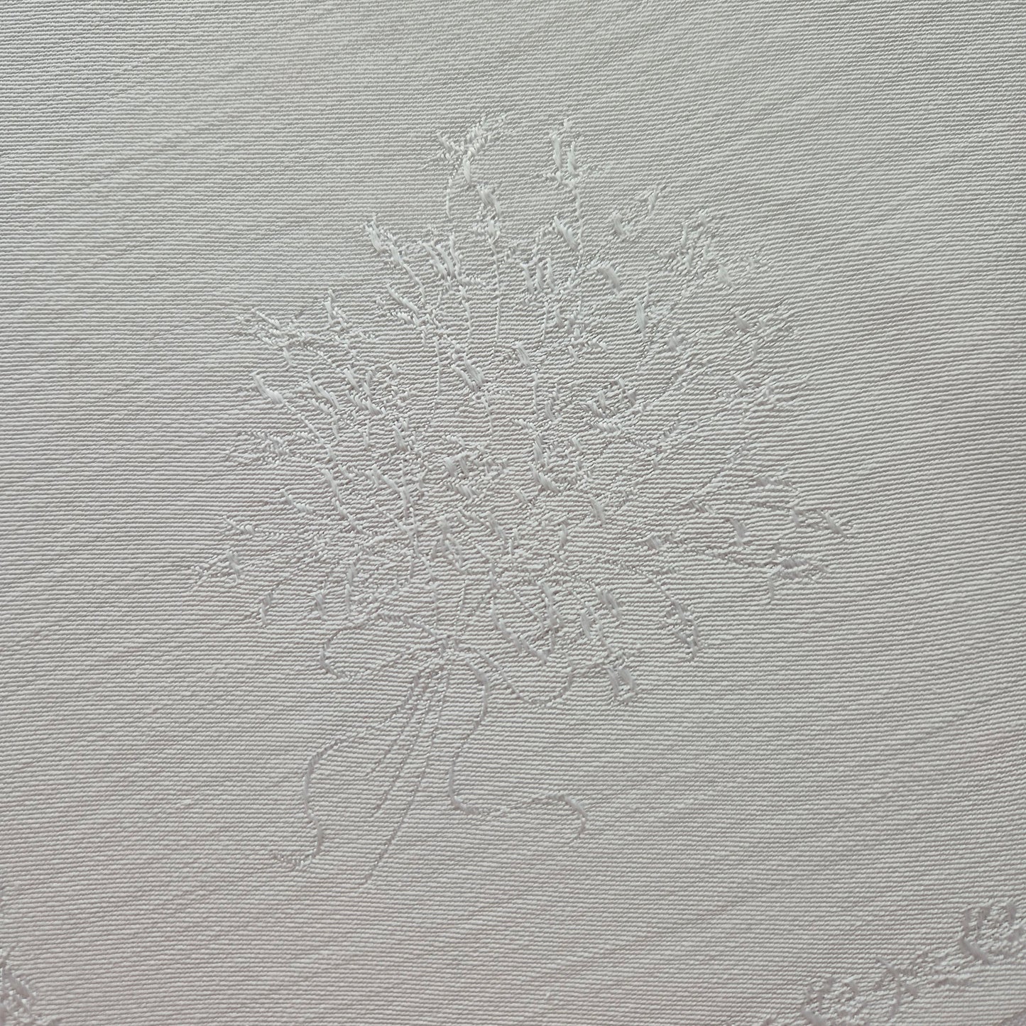 Tischdecke Damast weiß 143x120cm Tafel Königlich wunderschön! (zwei kleine Stockflecken) 🤍