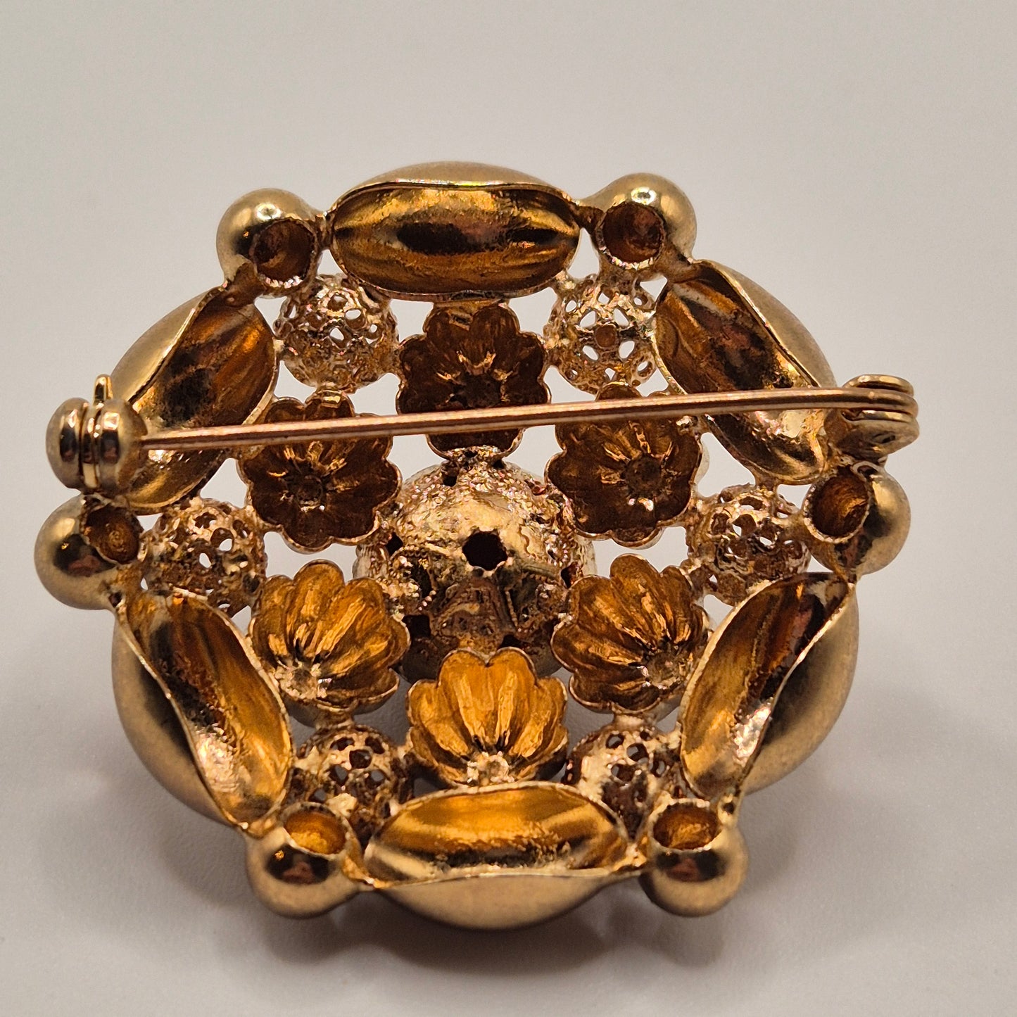 Große 60er Jahre Brosche wunderschöne Handarbeit